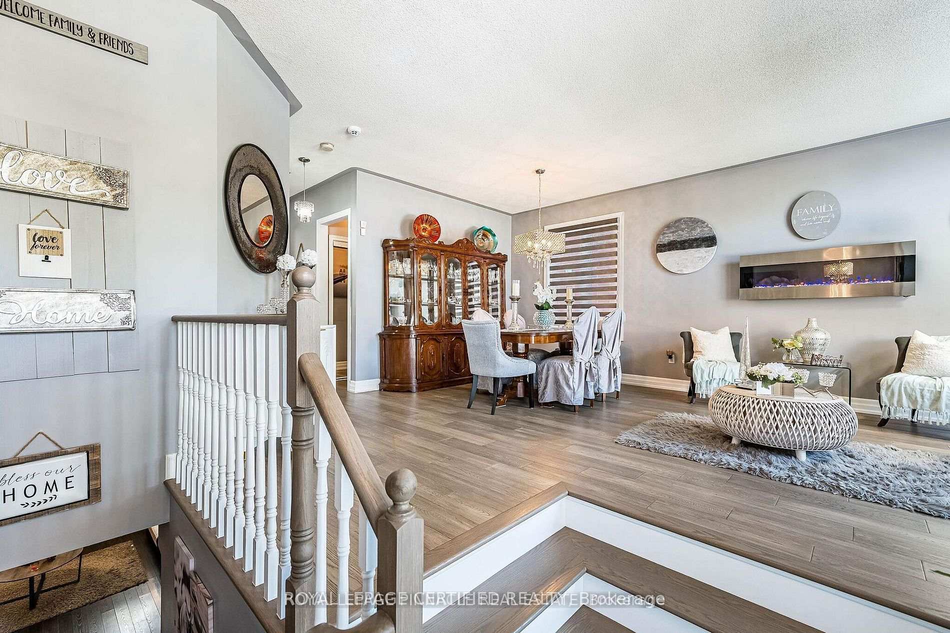 Photo 6 of 2368 Foxhole Circle, Oakville, Westmount — HOMEH