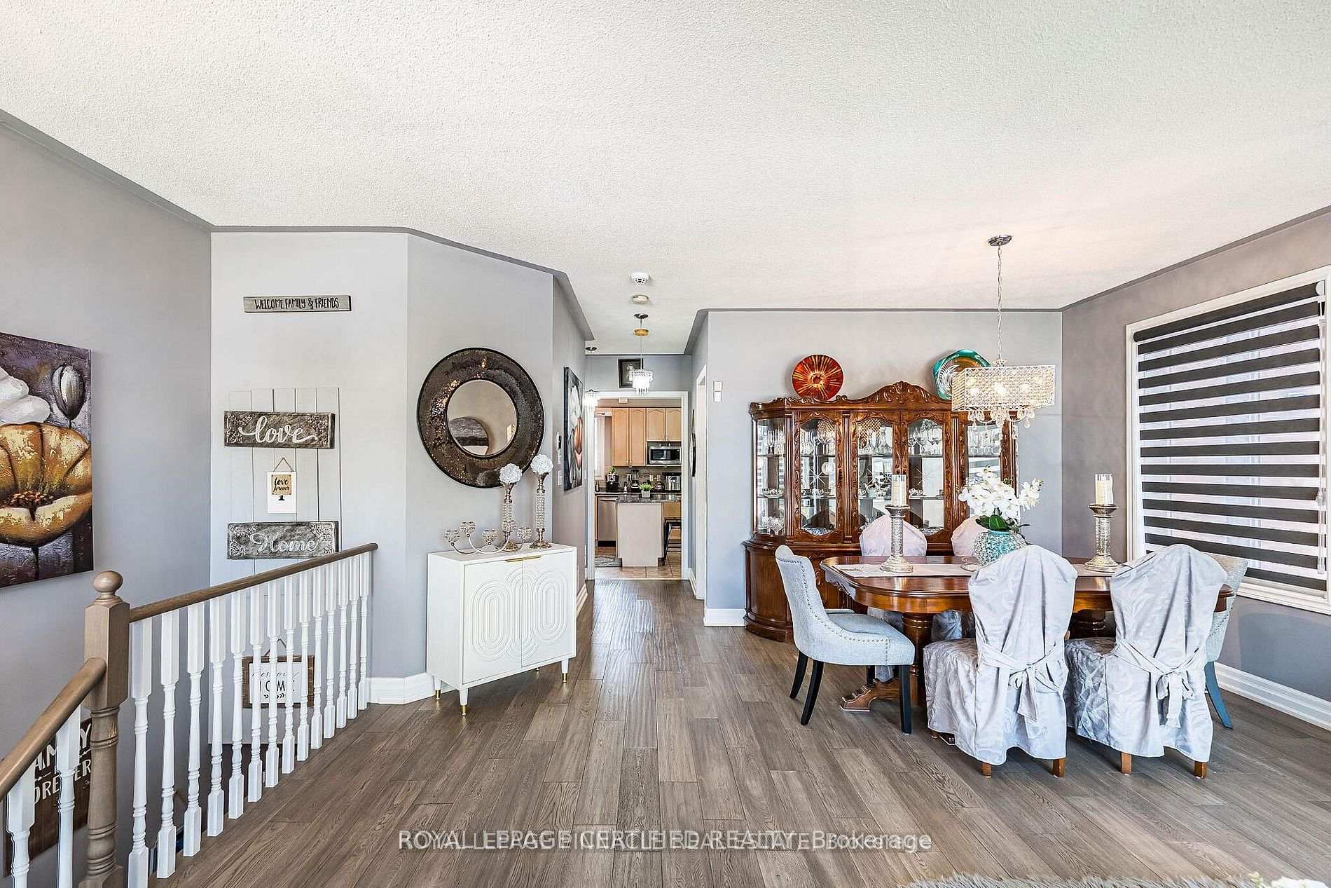 Photo 7 of 2368 Foxhole Circle, Oakville, Westmount — HOMEH