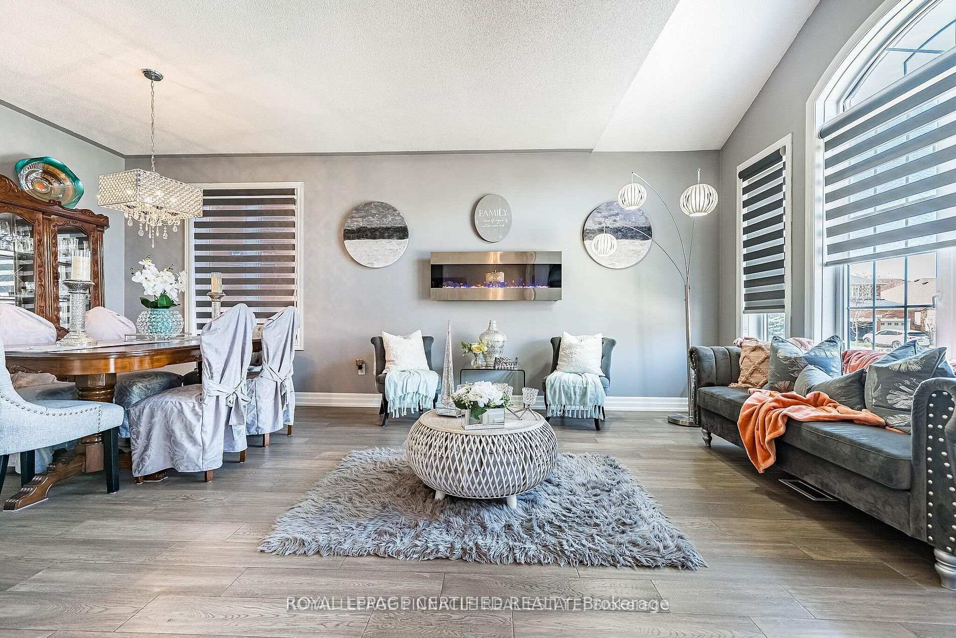 Photo 8 of 2368 Foxhole Circle, Oakville, Westmount — HOMEH