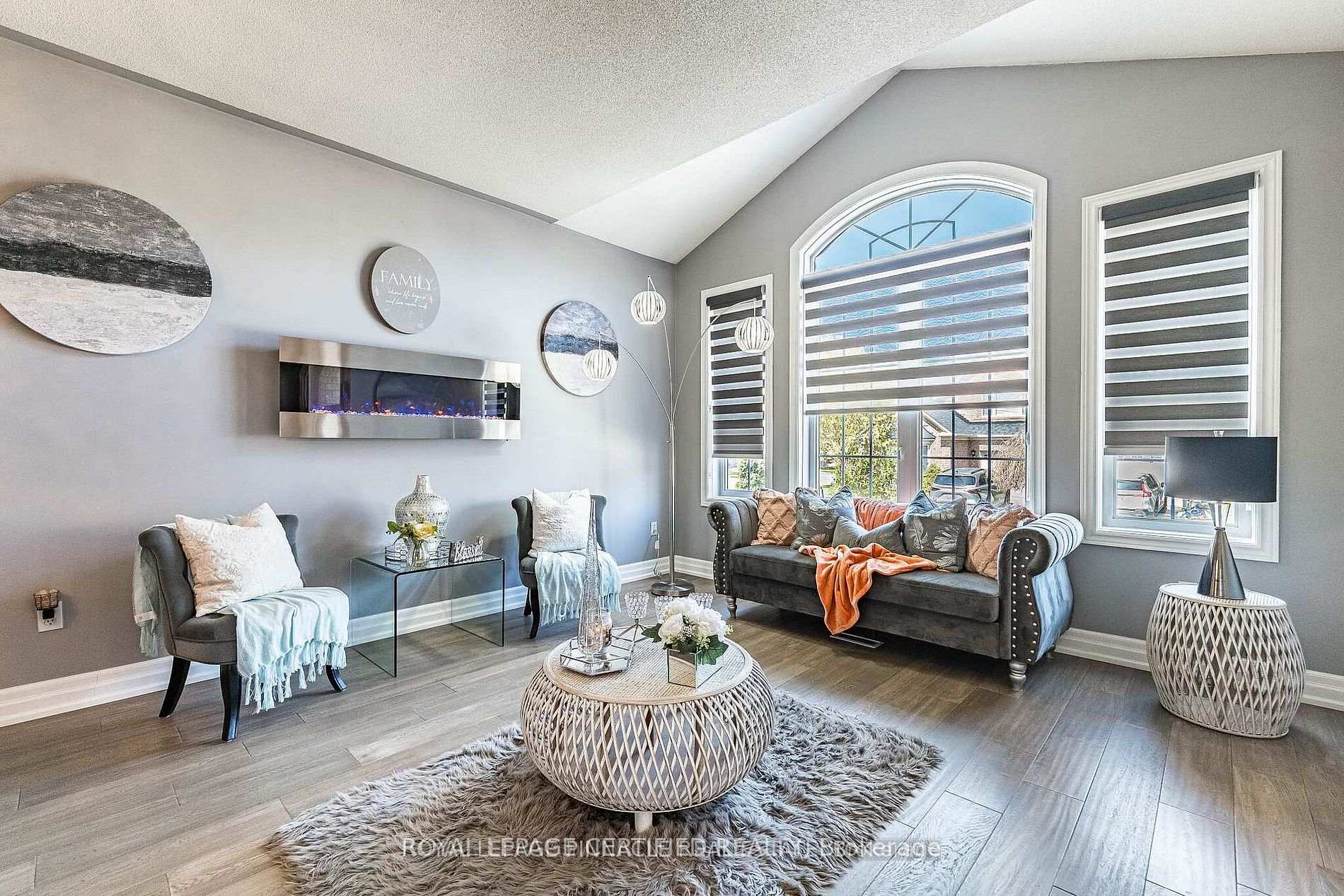 Photo 9 of 2368 Foxhole Circle, Oakville, Westmount — HOMEH