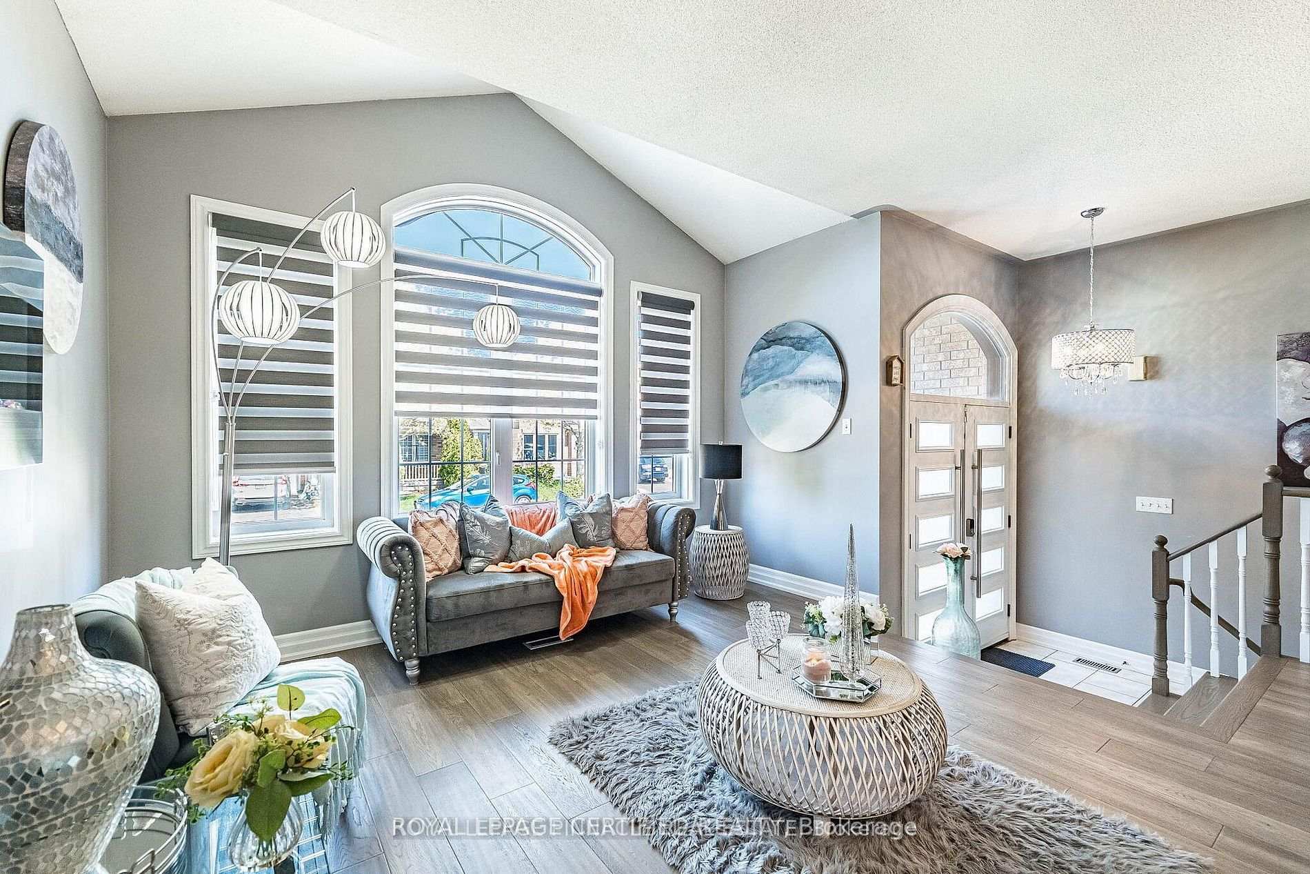 Photo 10 of 2368 Foxhole Circle, Oakville, Westmount — HOMEH