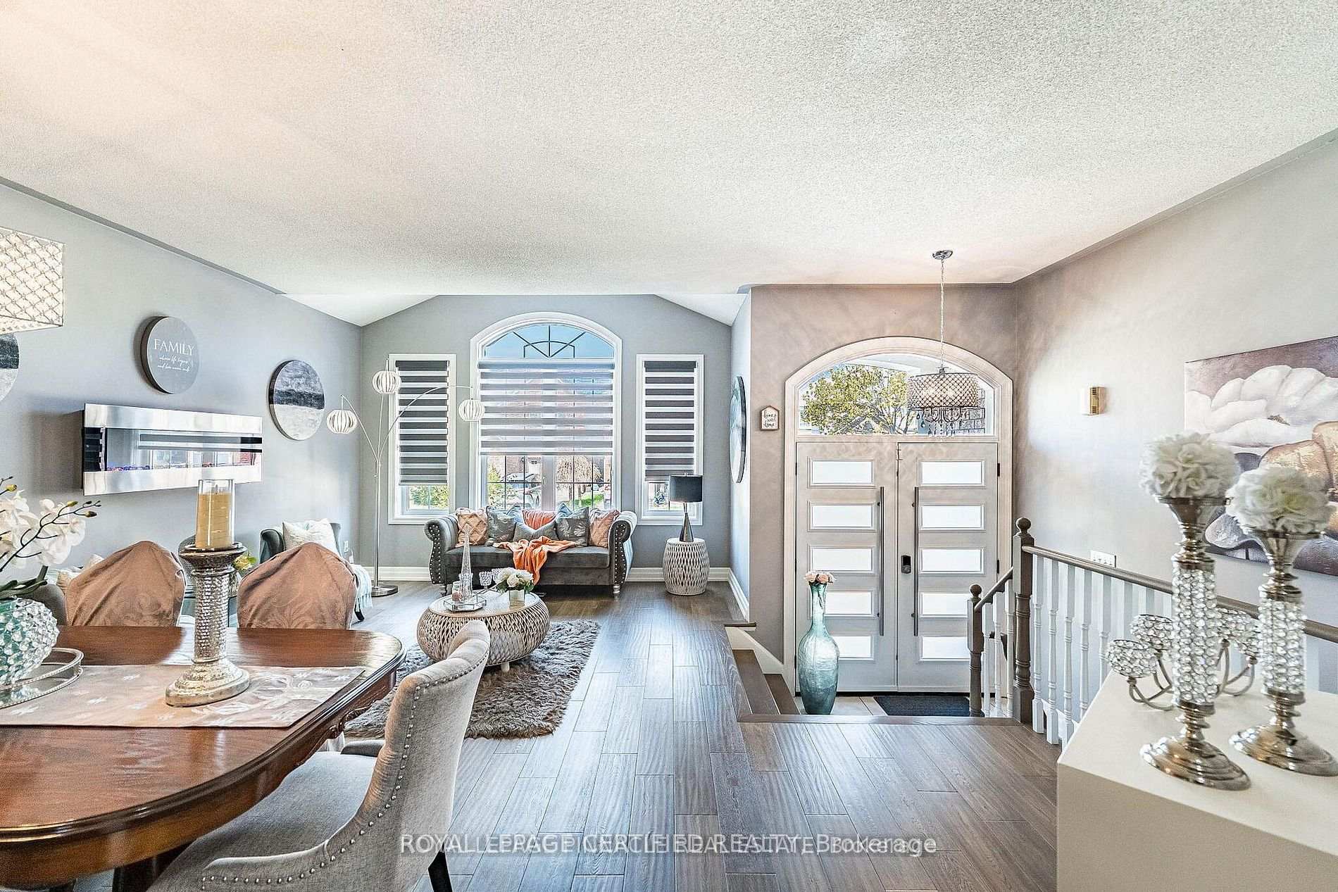 Photo 11 of 2368 Foxhole Circle, Oakville, Westmount — HOMEH