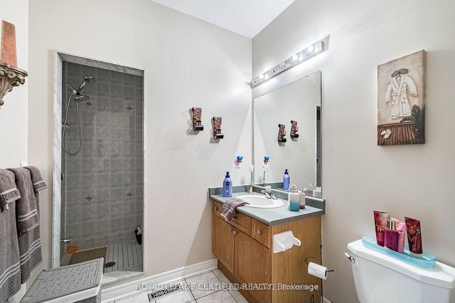 Photo 22 of 2368 Foxhole Circle, Oakville, Westmount — HOMEH