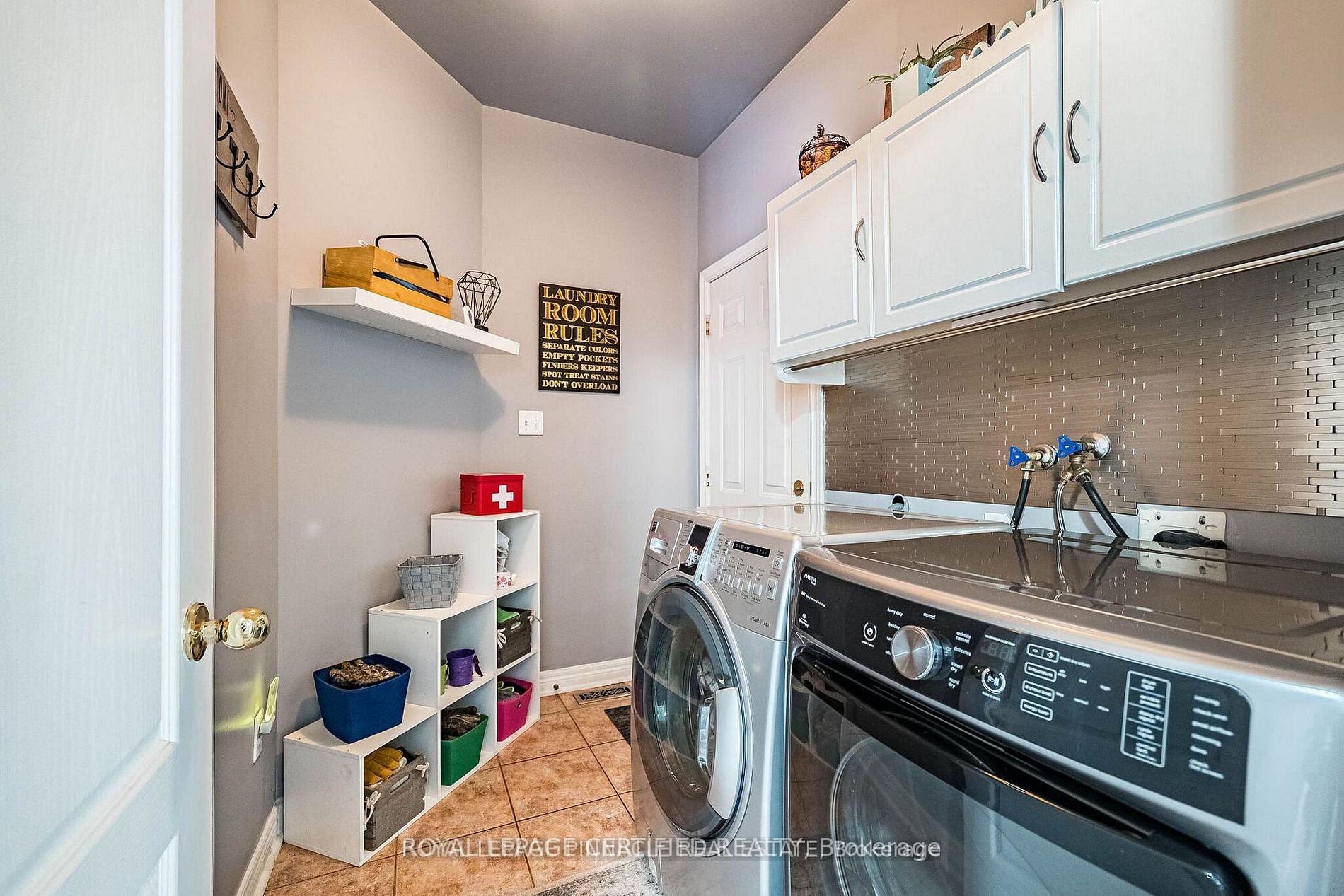 Photo 23 of 2368 Foxhole Circle, Oakville, Westmount — HOMEH