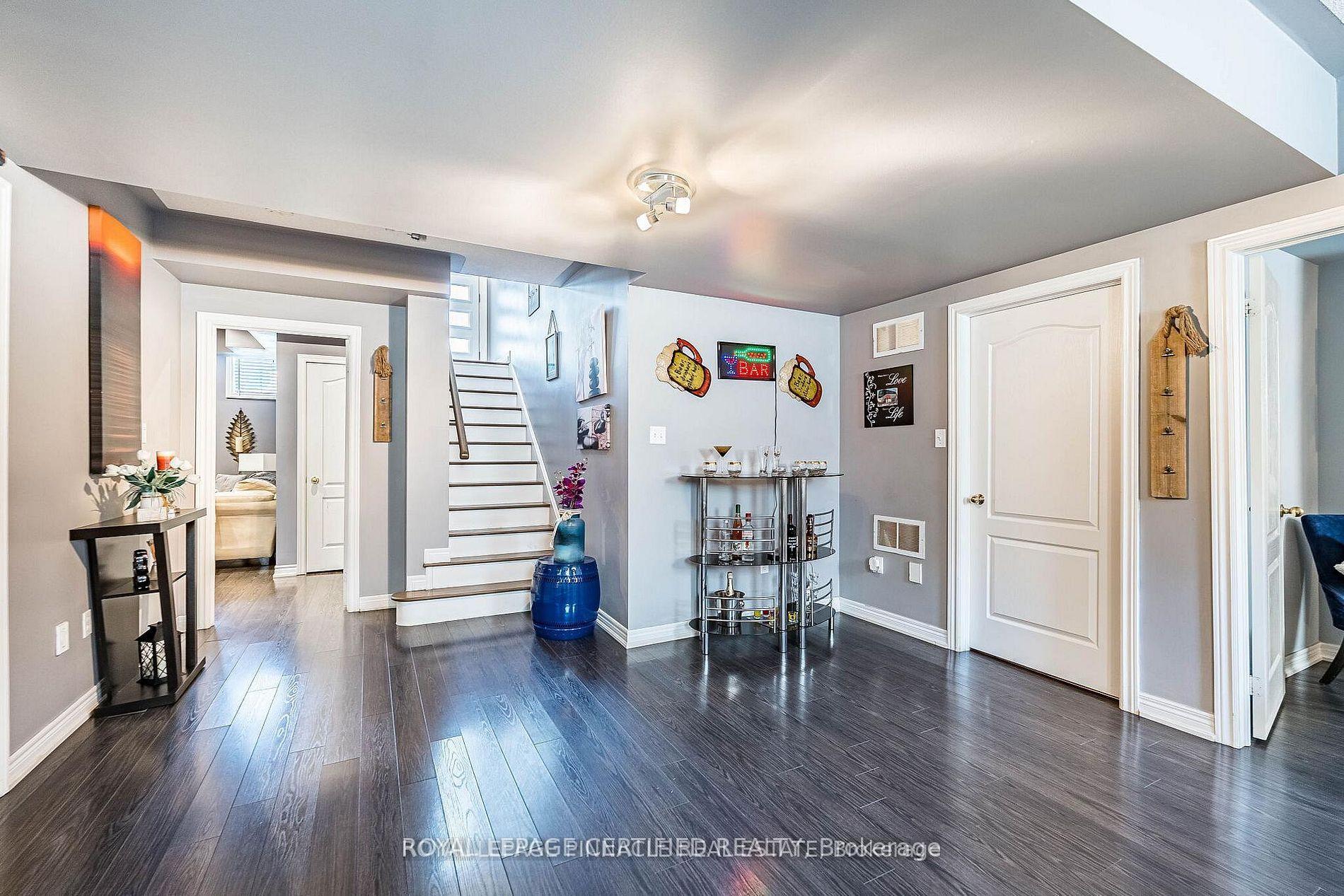 Photo 29 of 2368 Foxhole Circle, Oakville, Westmount — HOMEH