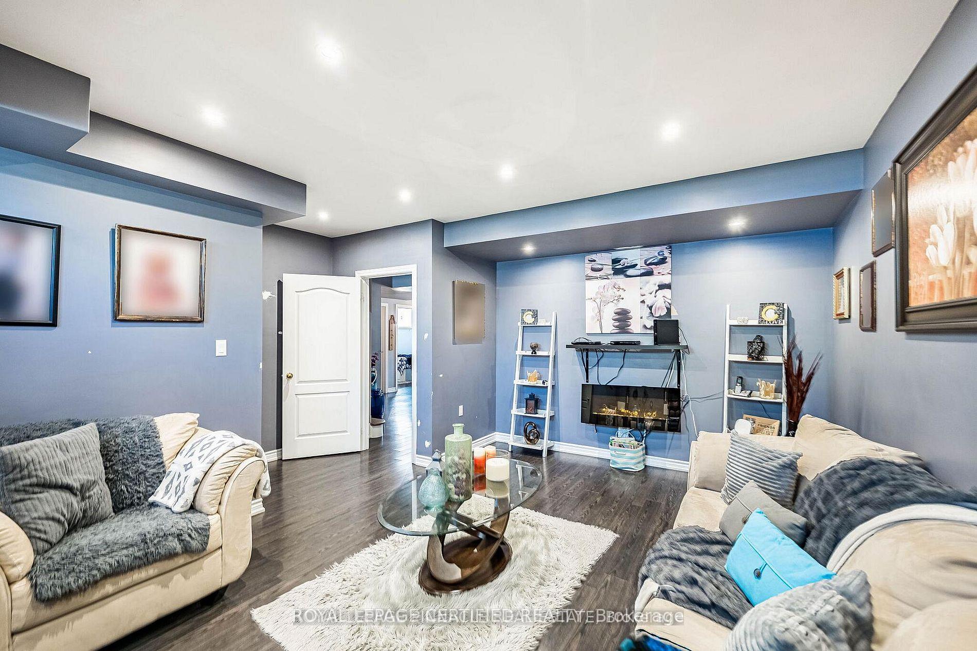 Photo 31 of 2368 Foxhole Circle, Oakville, Westmount — HOMEH