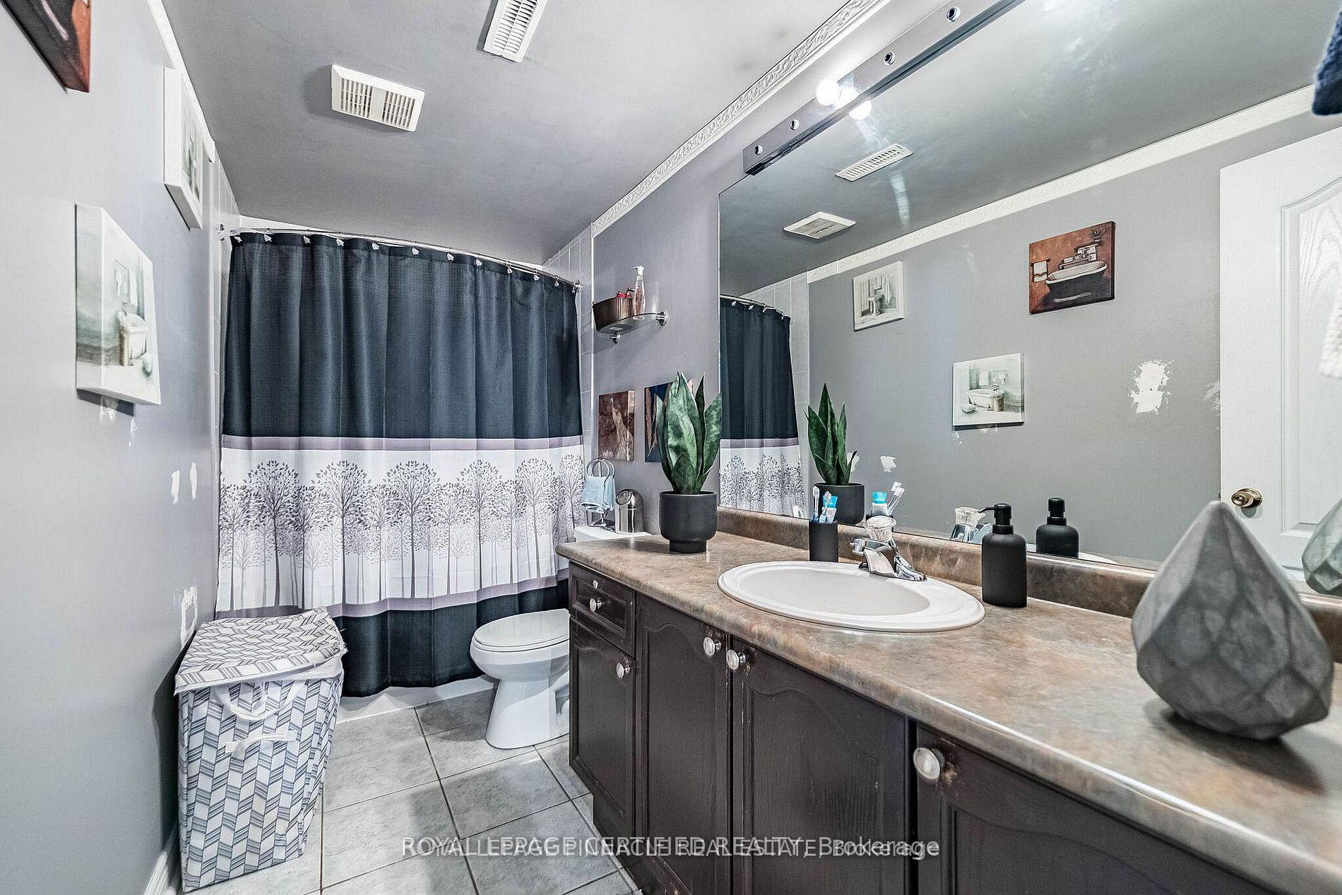 Photo 36 of 2368 Foxhole Circle, Oakville, Westmount — HOMEH