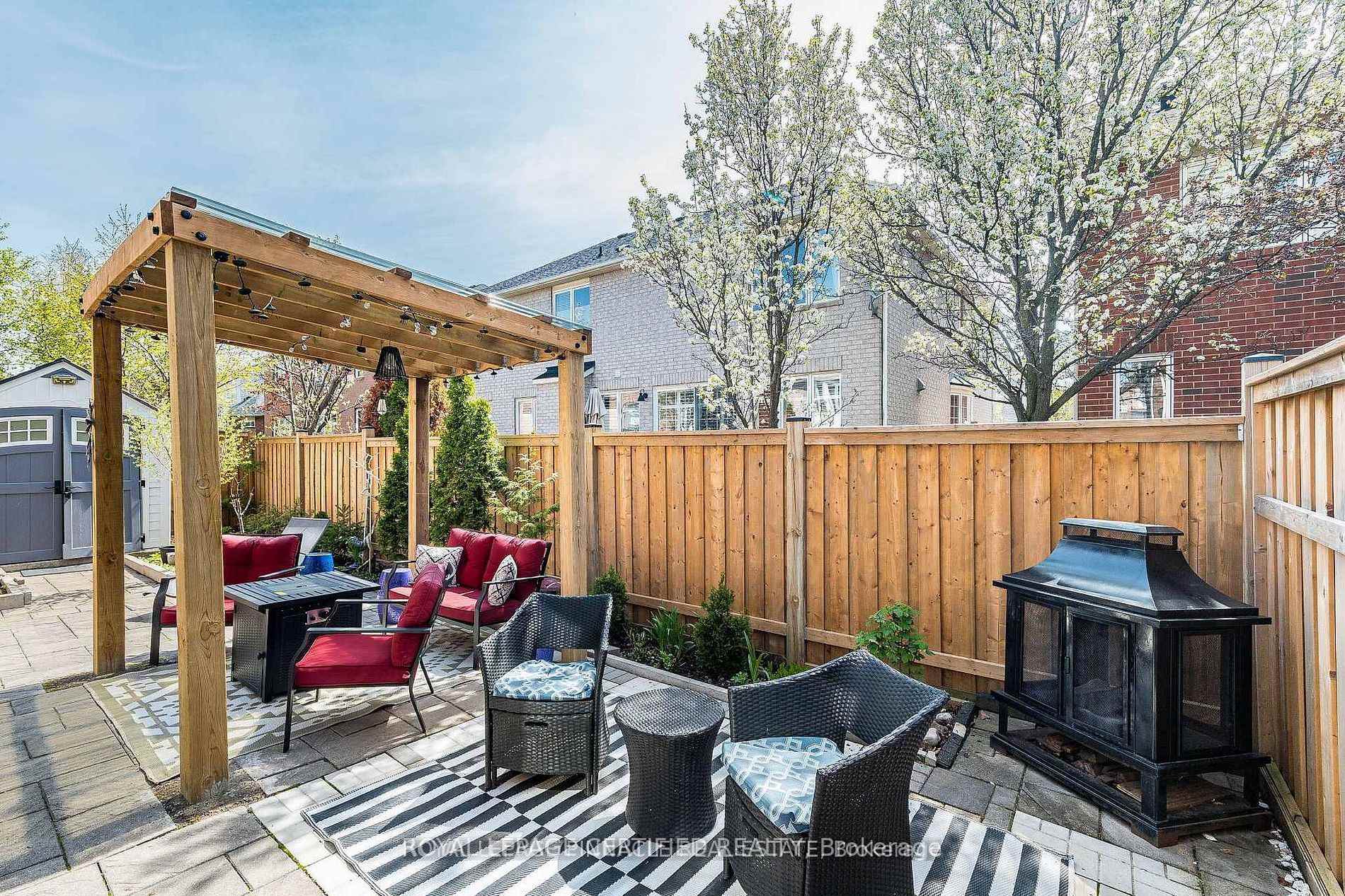 Photo 41 of 2368 Foxhole Circle, Oakville, Westmount — HOMEH