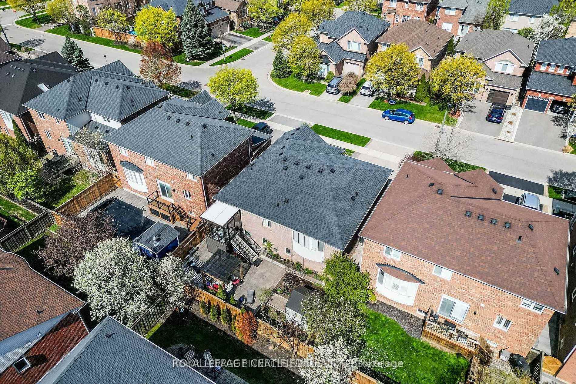 Photo 45 of 2368 Foxhole Circle, Oakville, Westmount — HOMEH