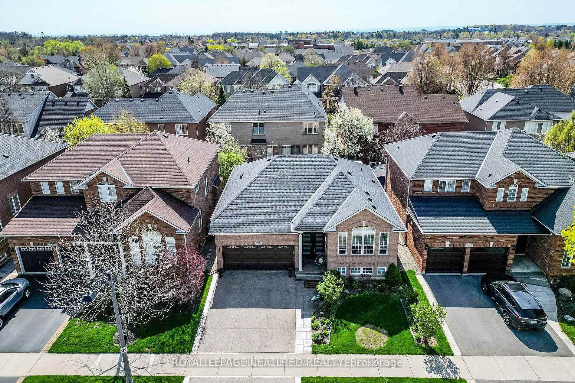 Photo 50 of 2368 Foxhole Circle, Oakville, Westmount — HOMEH