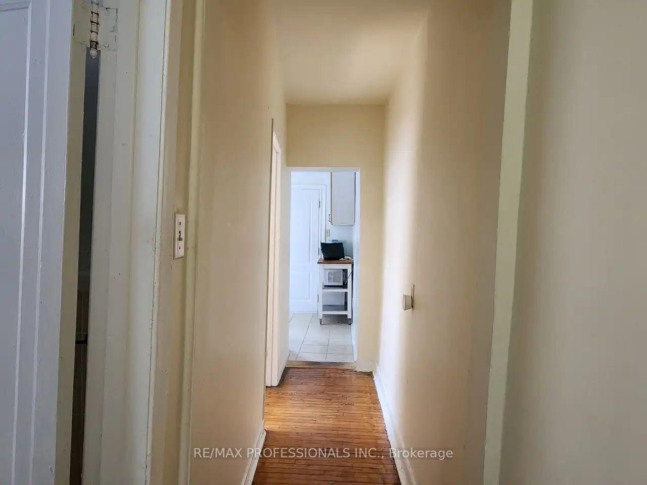 Photo 9 of Unit MAIN LEVEL, 150 Robert Street, Toronto, University — HOMEH