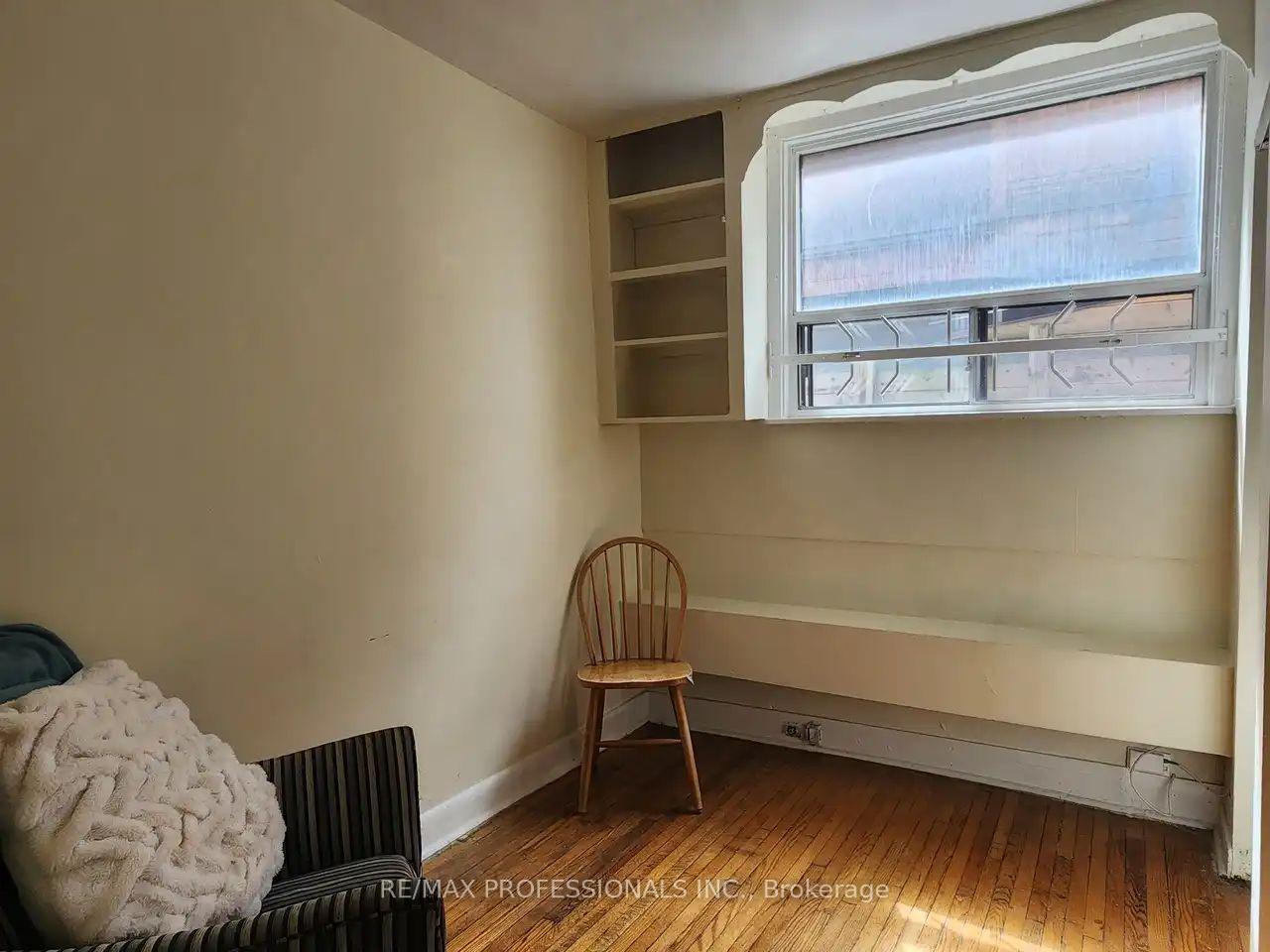 Photo 10 of Unit MAIN LEVEL, 150 Robert Street, Toronto, University — HOMEH