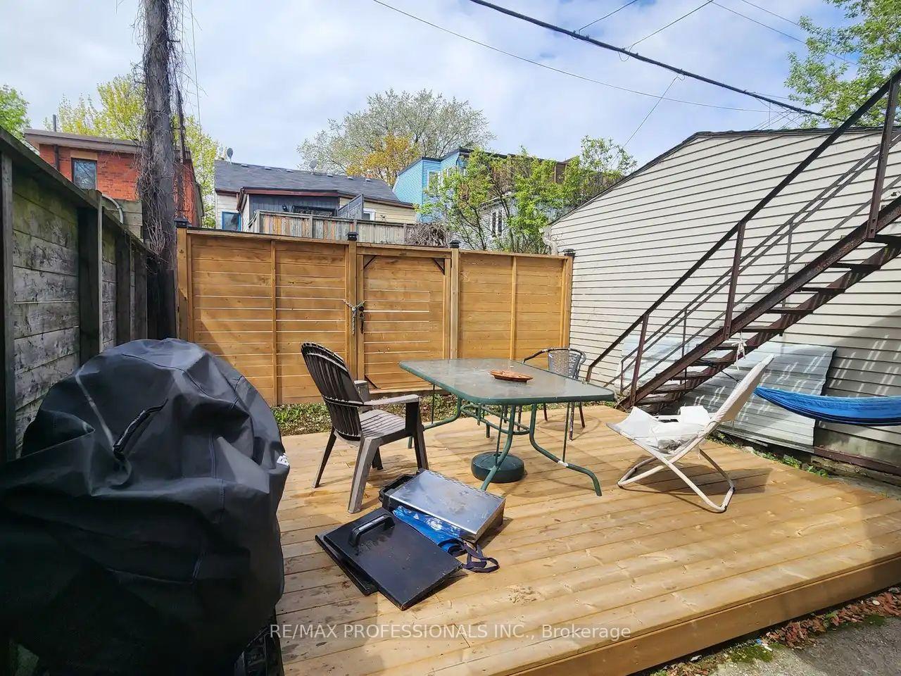 Photo 14 of Unit MAIN LEVEL, 150 Robert Street, Toronto, University — HOMEH