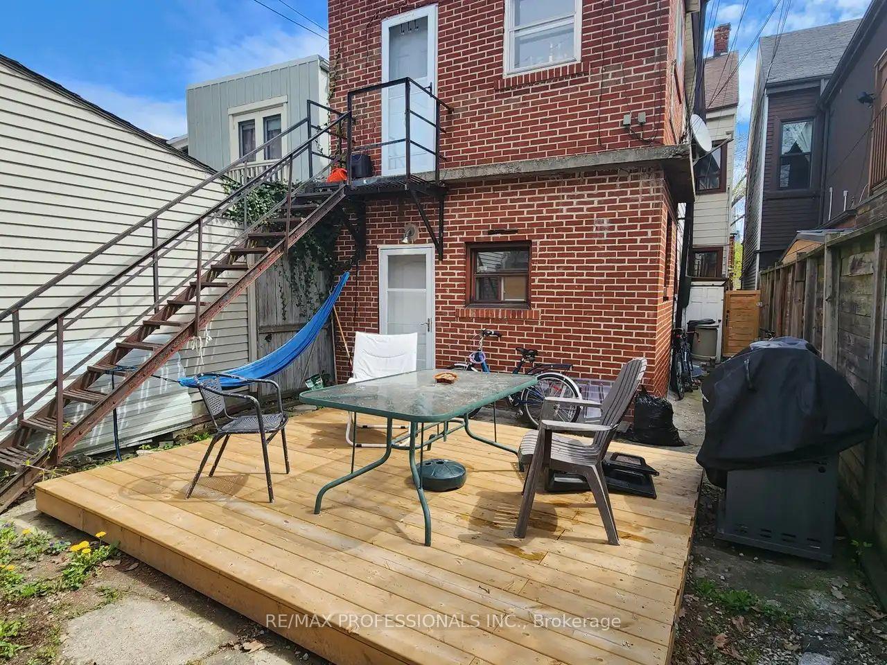 Photo 17 of Unit MAIN LEVEL, 150 Robert Street, Toronto, University — HOMEH