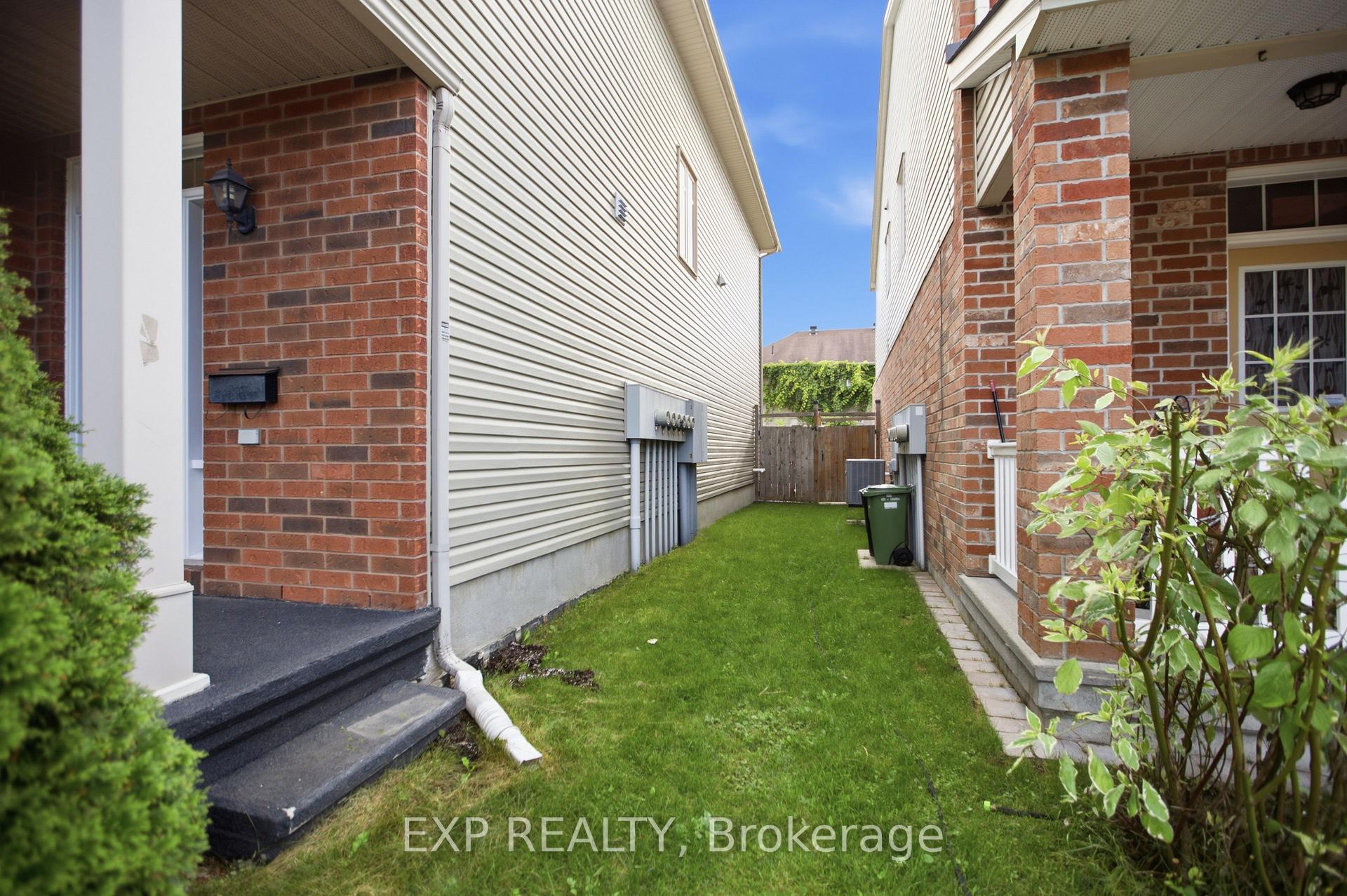 Photo 5 of 237 Eye Bright Crescent, Ottawa, Riverside South/Gloucester Glen — HOMEH