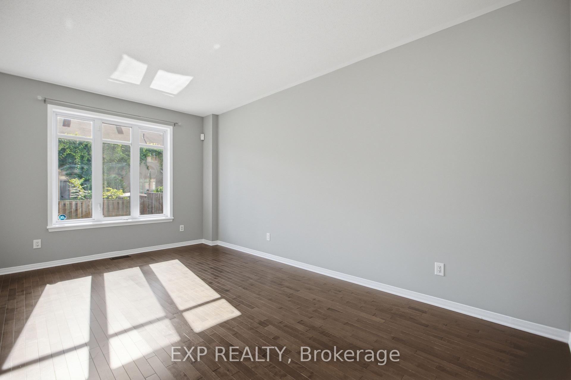 Photo 9 of 237 Eye Bright Crescent, Ottawa, Riverside South/Gloucester Glen — HOMEH
