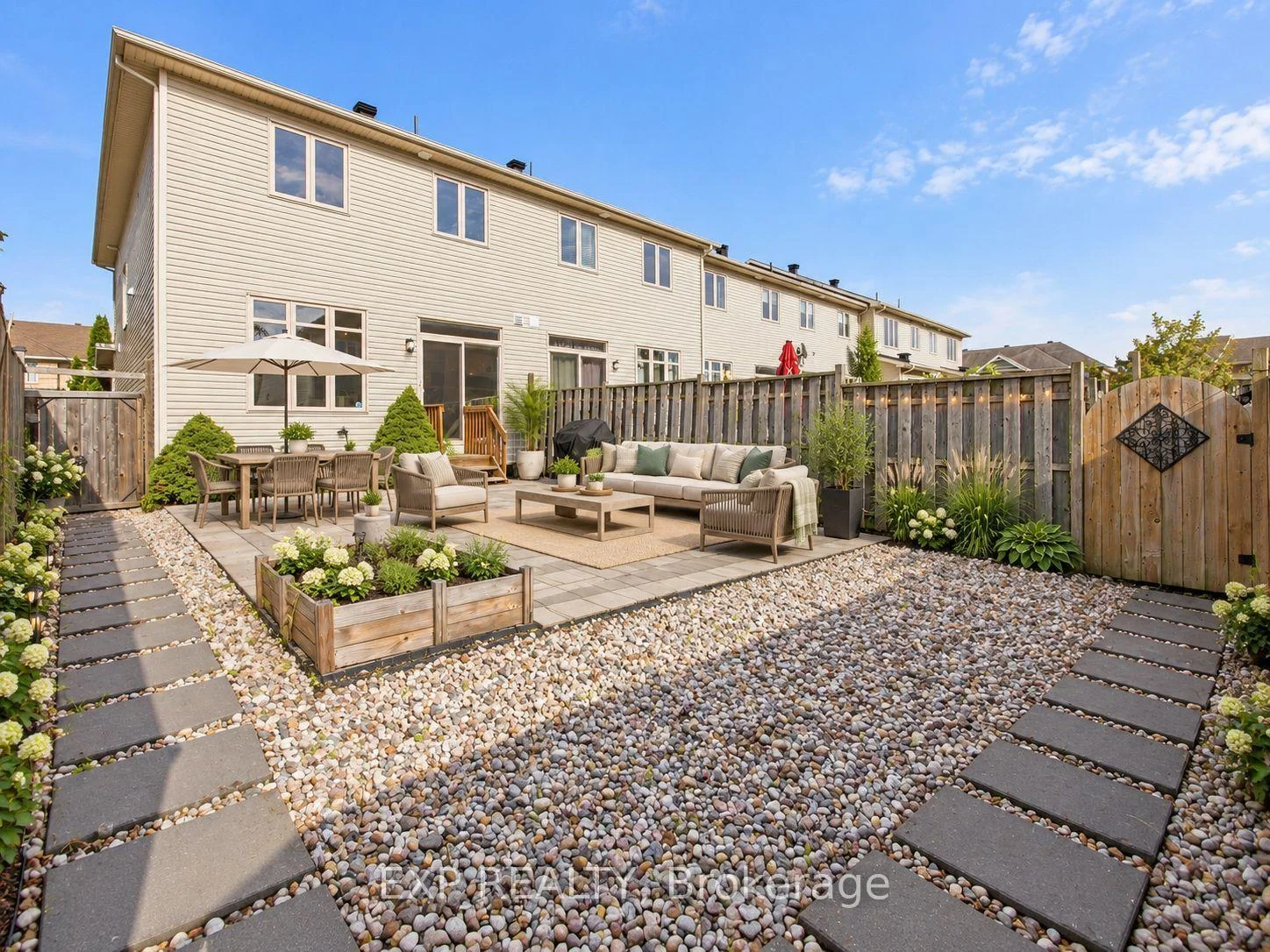 Photo 39 of 237 Eye Bright Crescent, Ottawa, Riverside South/Gloucester Glen — HOMEH