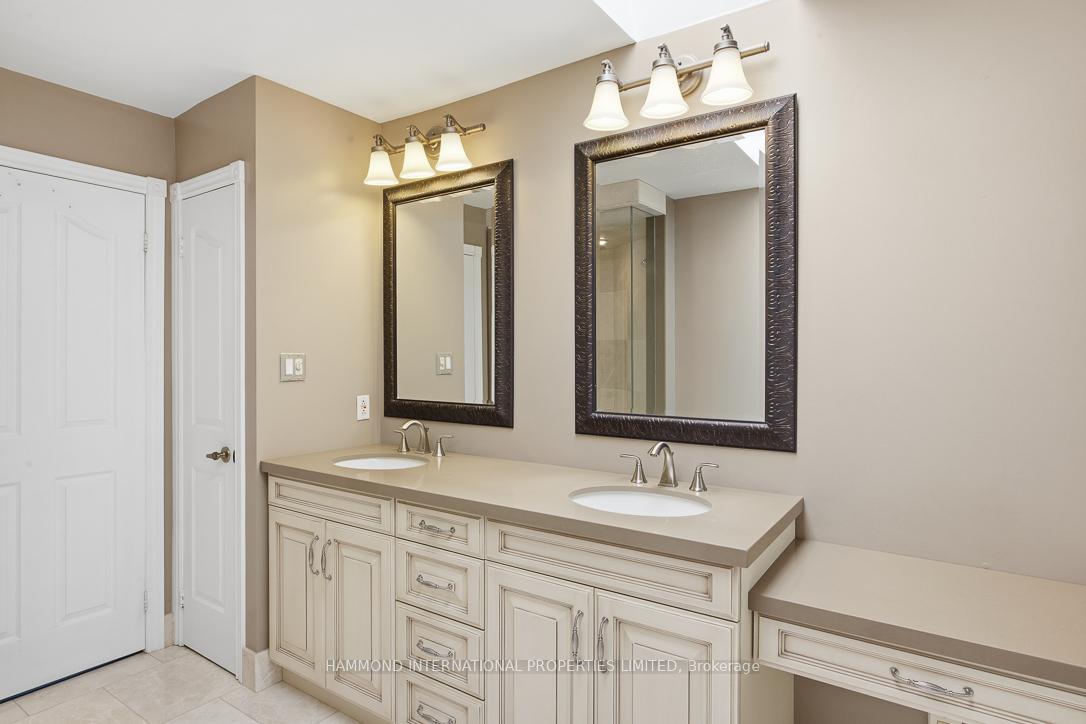 Photo 12 of 31 Vesta Drive, Richmond Hill, Bayview Hill — HOMEH