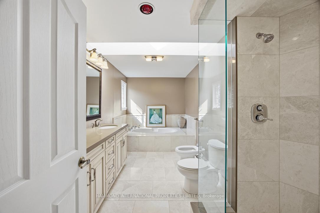 Photo 14 of 31 Vesta Drive, Richmond Hill, Bayview Hill — HOMEH