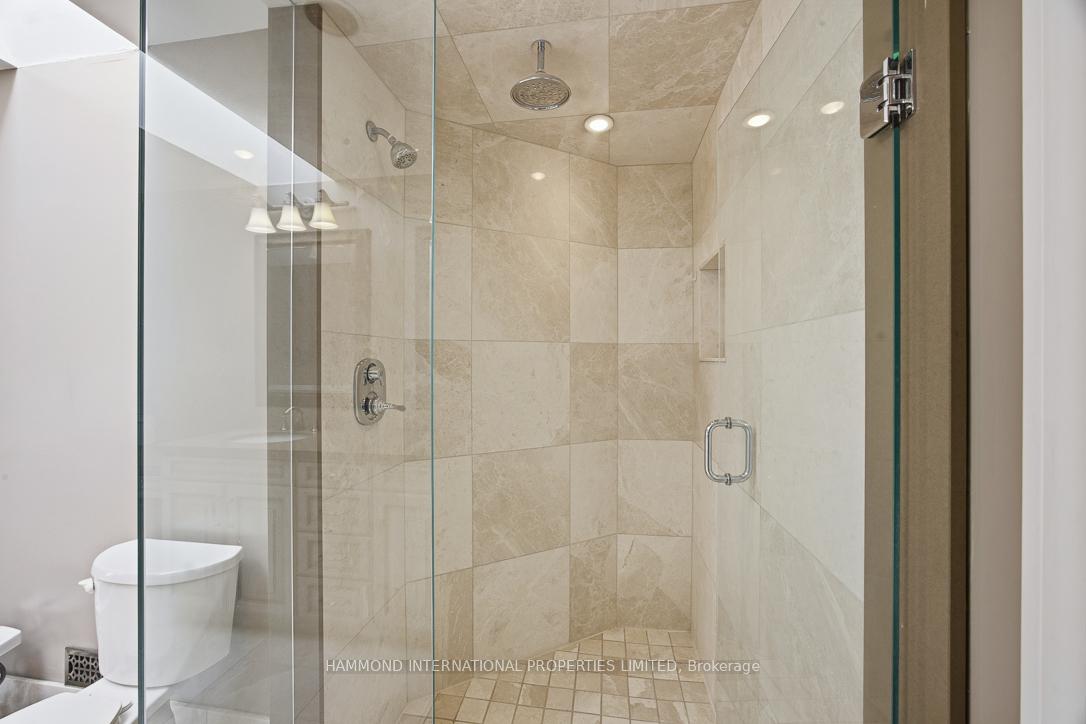 Photo 15 of 31 Vesta Drive, Richmond Hill, Bayview Hill — HOMEH