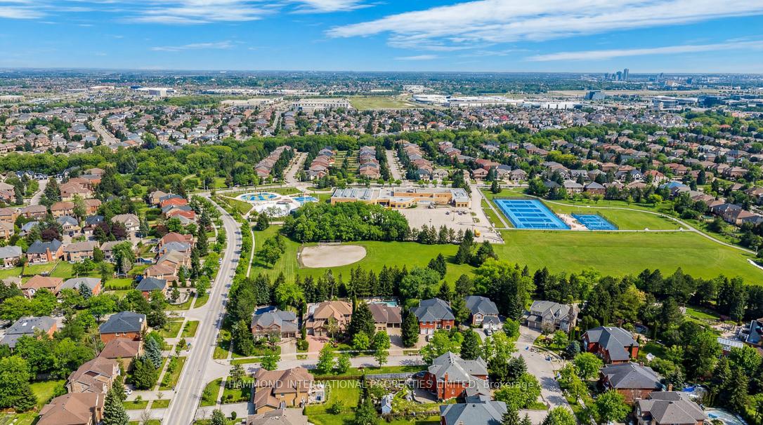 Photo 21 of 31 Vesta Drive, Richmond Hill, Bayview Hill — HOMEH