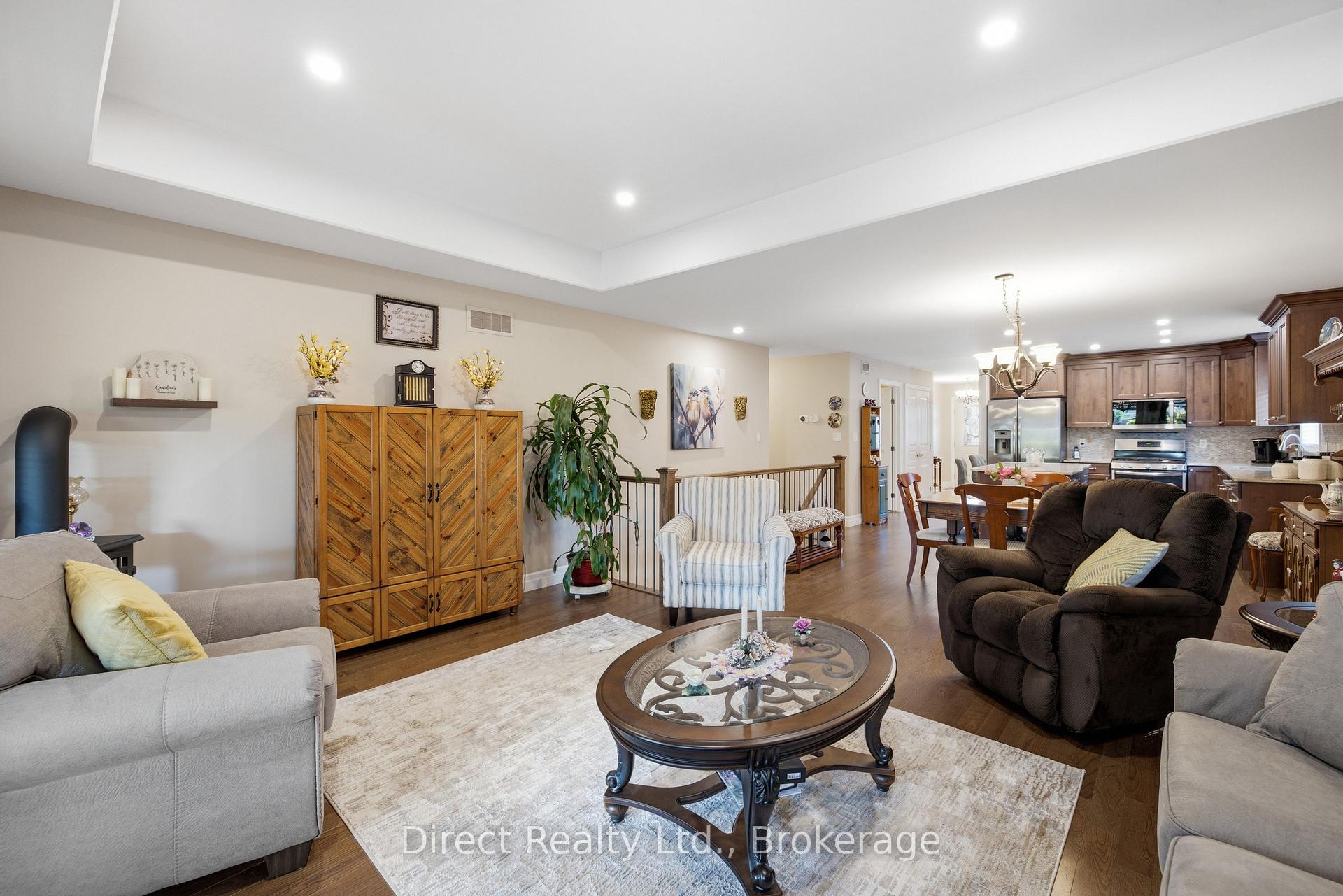 Photo 10 of 35 Hummingbird Drive, Belleville, Thurlow Ward — HOMEH