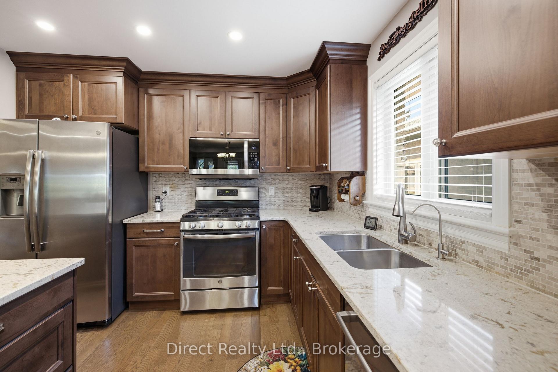 Photo 11 of 35 Hummingbird Drive, Belleville, Thurlow Ward — HOMEH