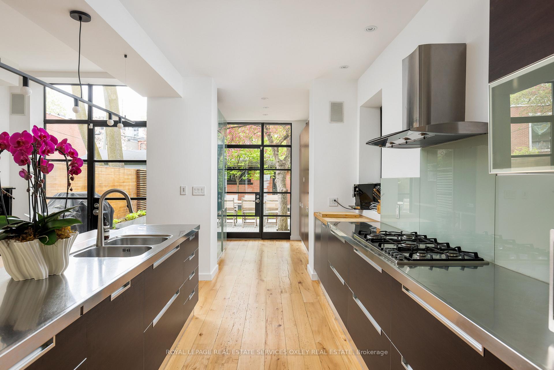 Photo 11 of 28 Roxborough Street W, Toronto, The Annex — HOMEH