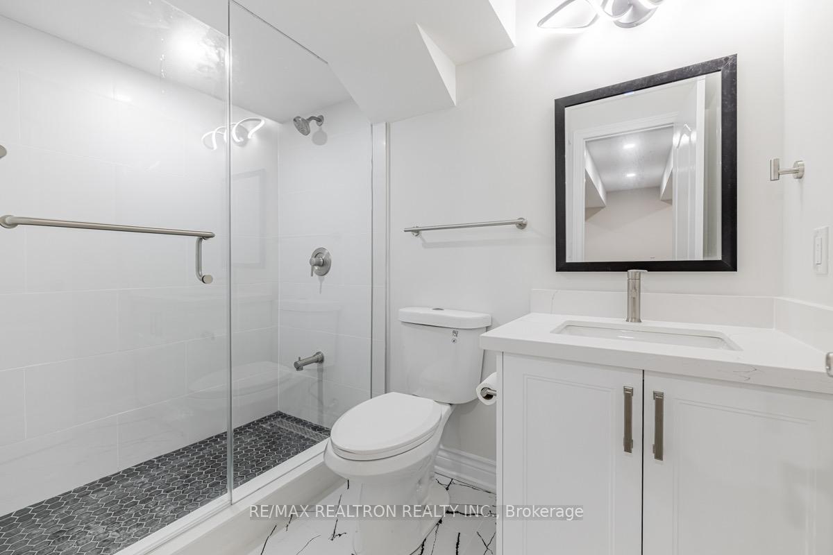 Photo 7 of 103 Beverley Glen Boulevard, Vaughan, Beverley Glen — HOMEH