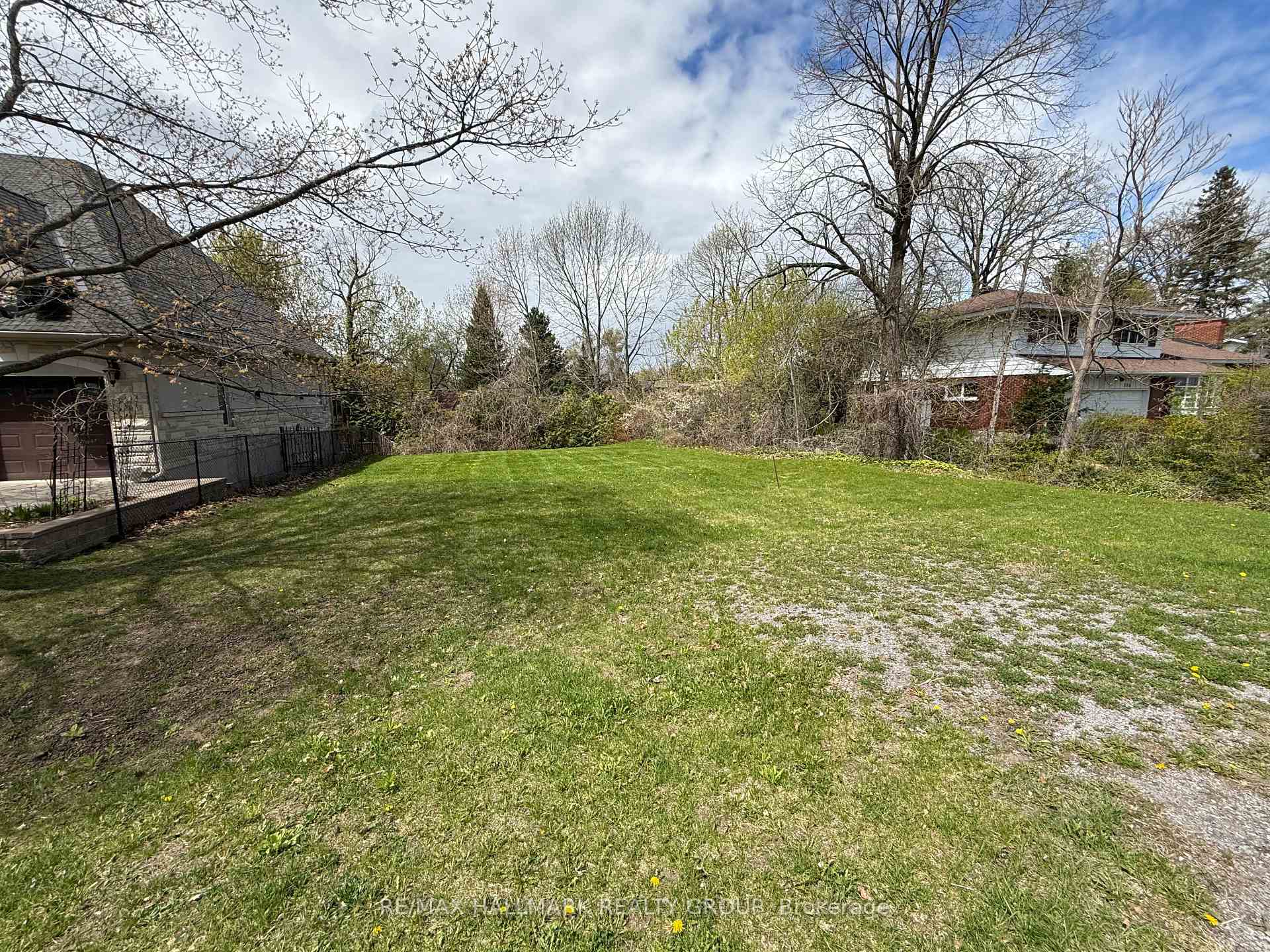 Photo 8 of 95 Dorothea Drive, Ottawa, Mooneys Bay/Revelstoke — HOMEH