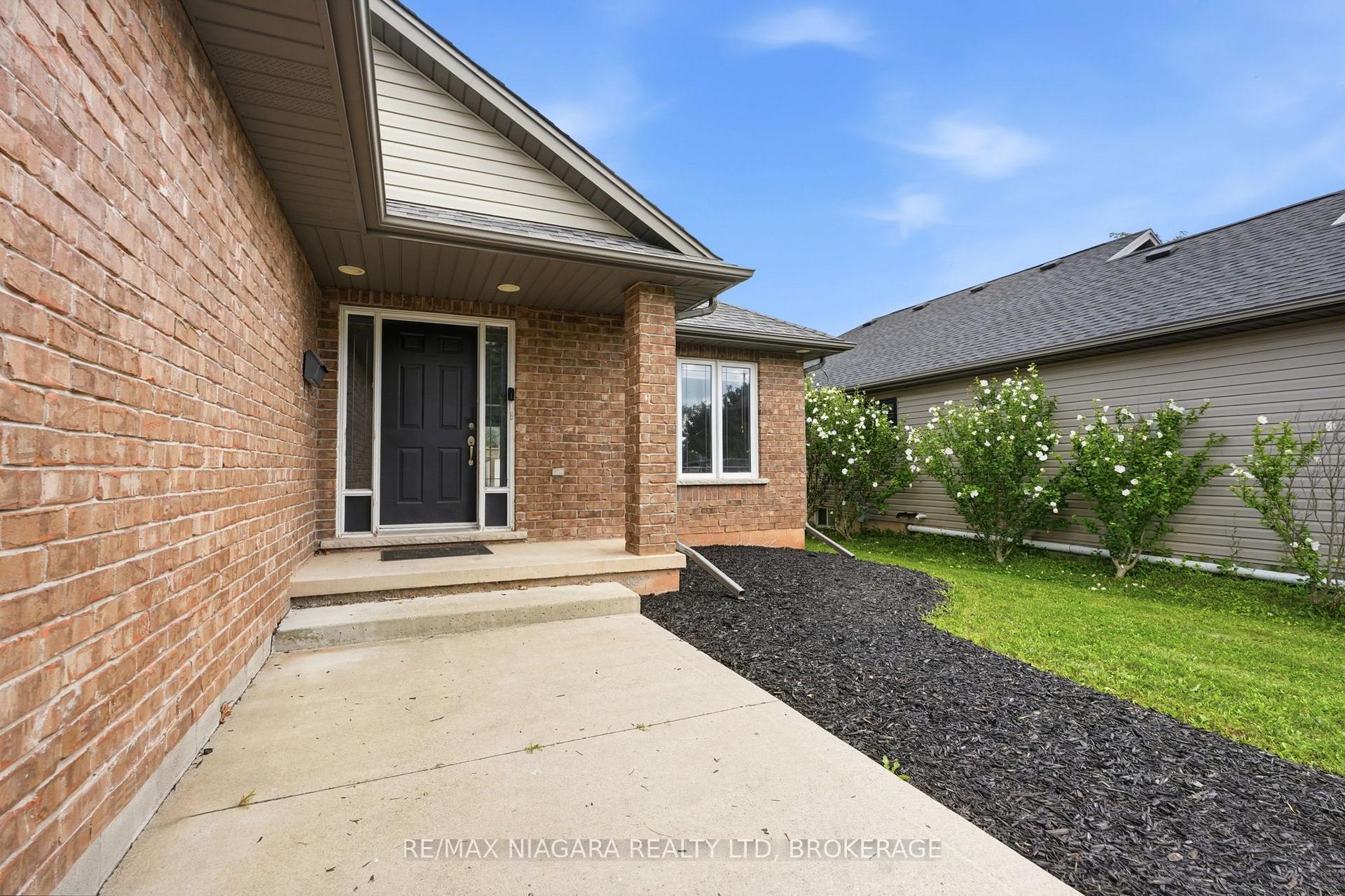 Photo 3 of 262 Draper's Street, Welland, Prince Charles — HOMEH