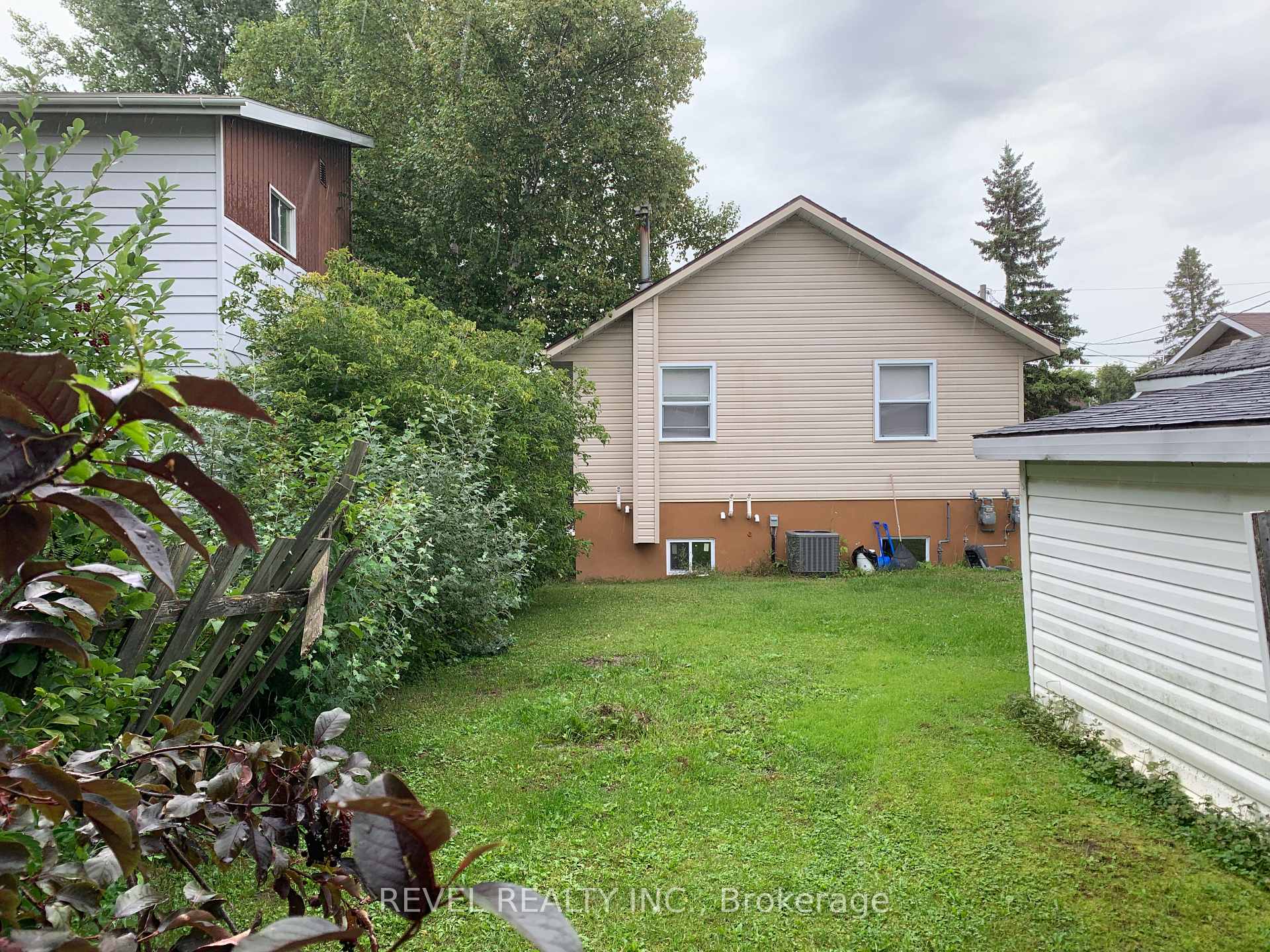 Photo 7 of 155 Cameron Street N, Timmins, TM - TNW - Algonquin to Jubilee — HOMEH
