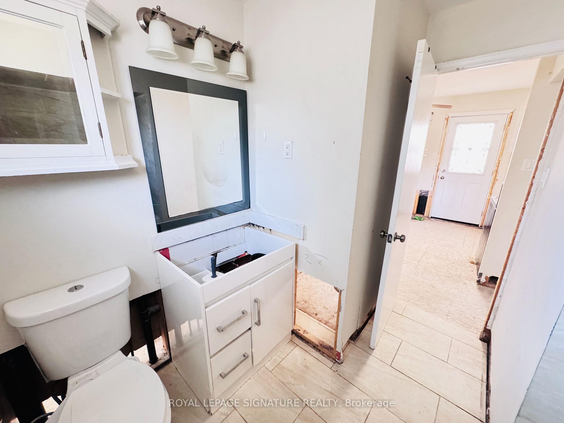 Photo 17 of 228 Martindale Crescent, Brampton, Bram West — HOMEH