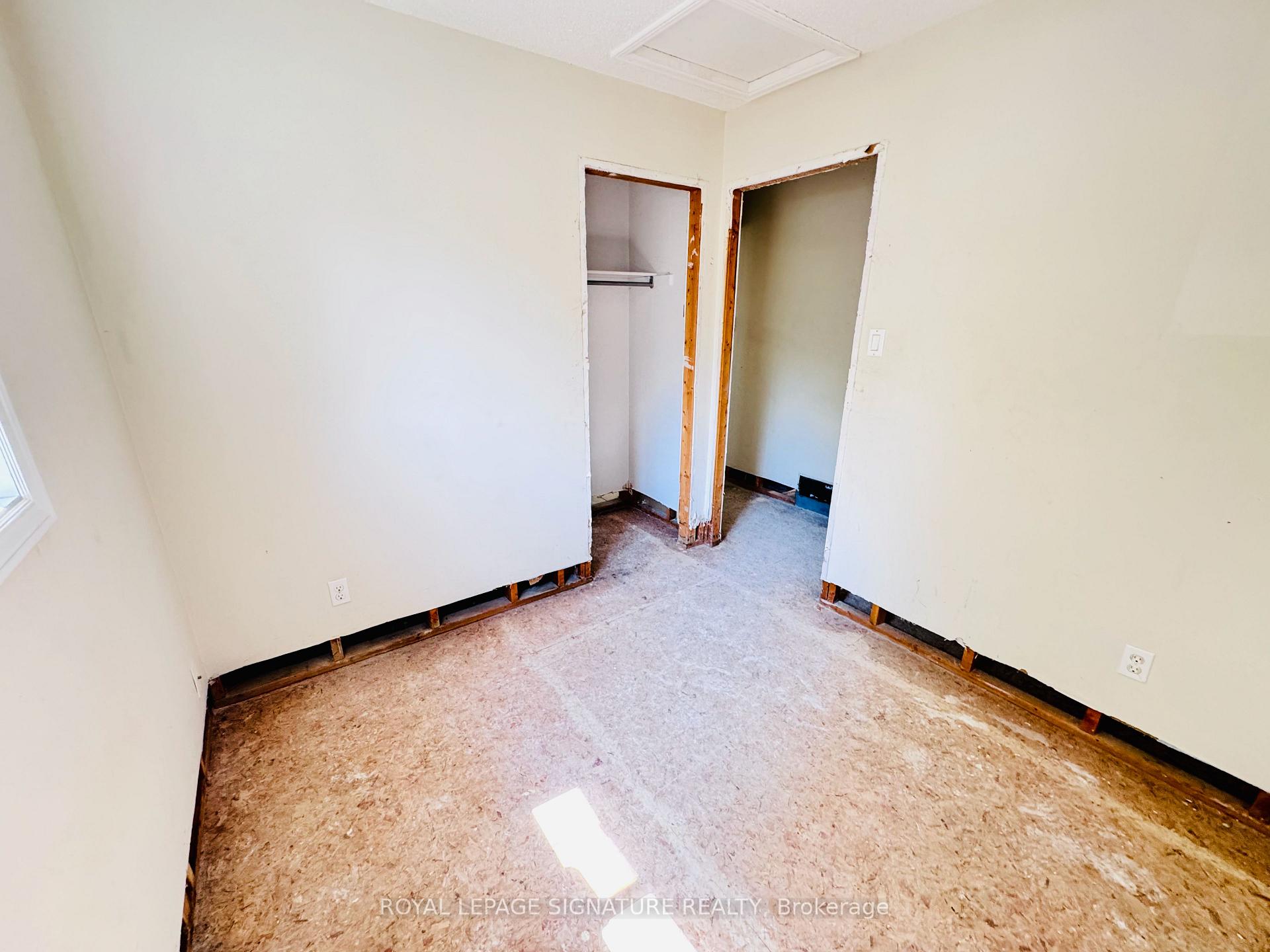 Photo 19 of 228 Martindale Crescent, Brampton, Bram West — HOMEH