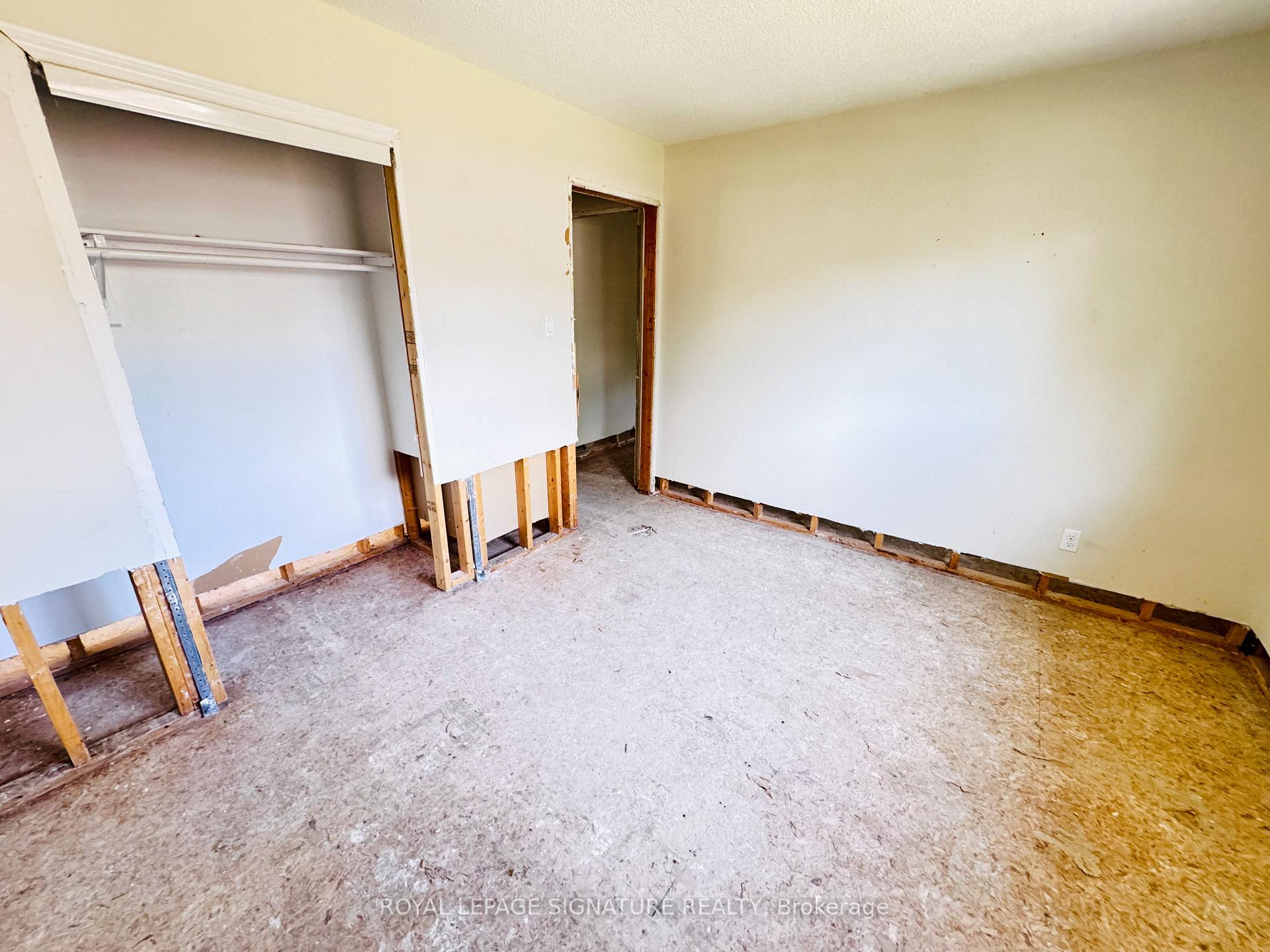 Photo 21 of 228 Martindale Crescent, Brampton, Bram West — HOMEH