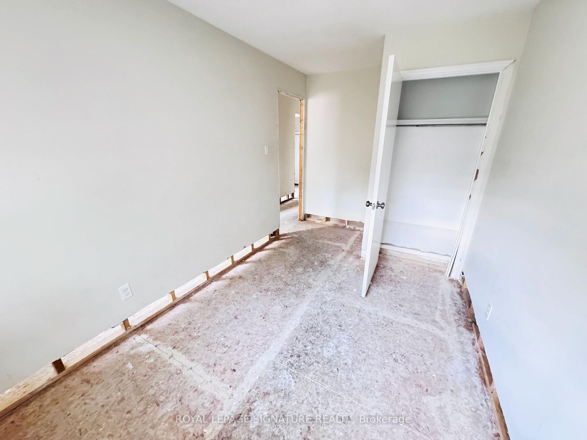 Photo 23 of 228 Martindale Crescent, Brampton, Bram West — HOMEH