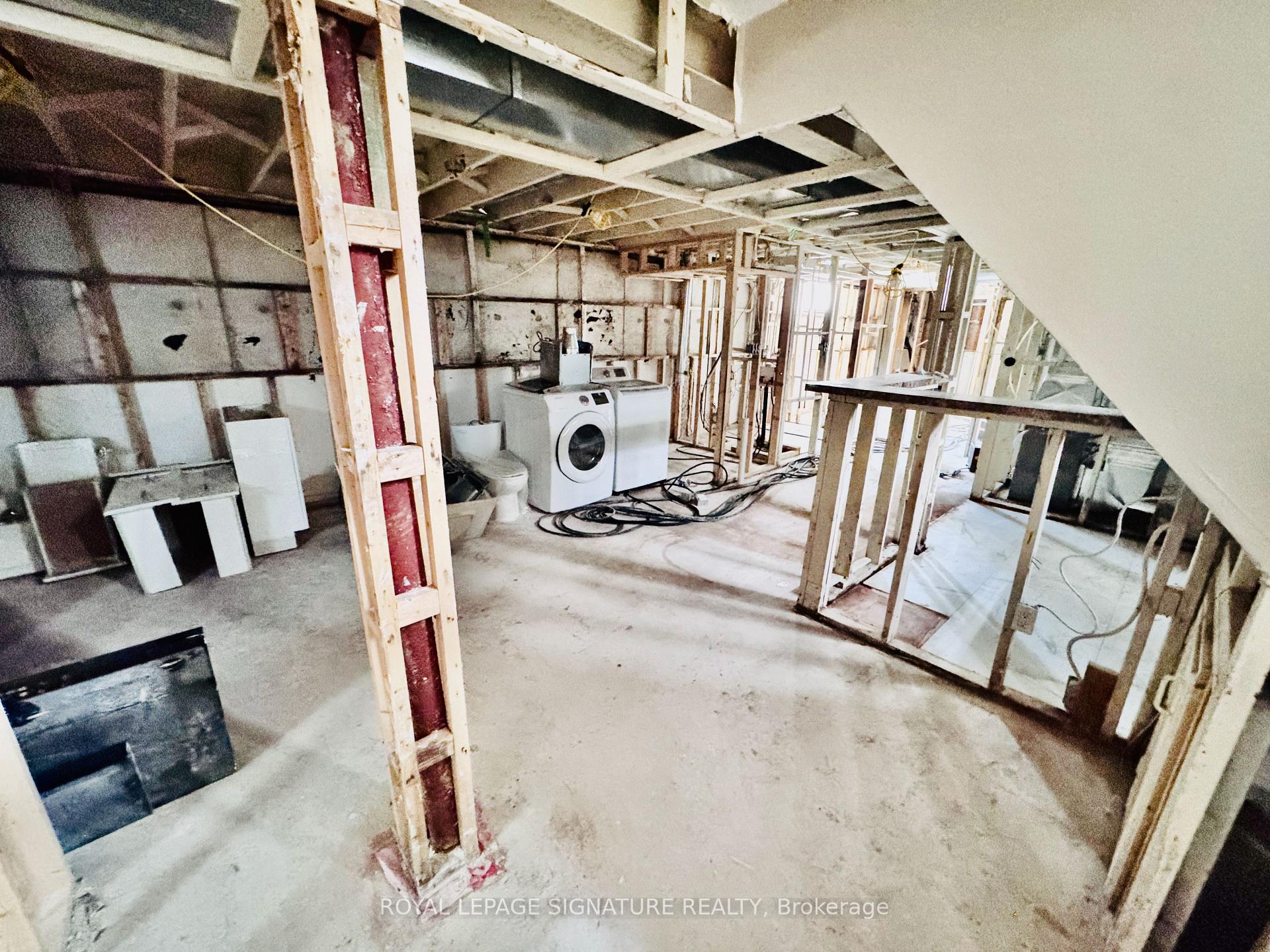 Photo 27 of 228 Martindale Crescent, Brampton, Bram West — HOMEH