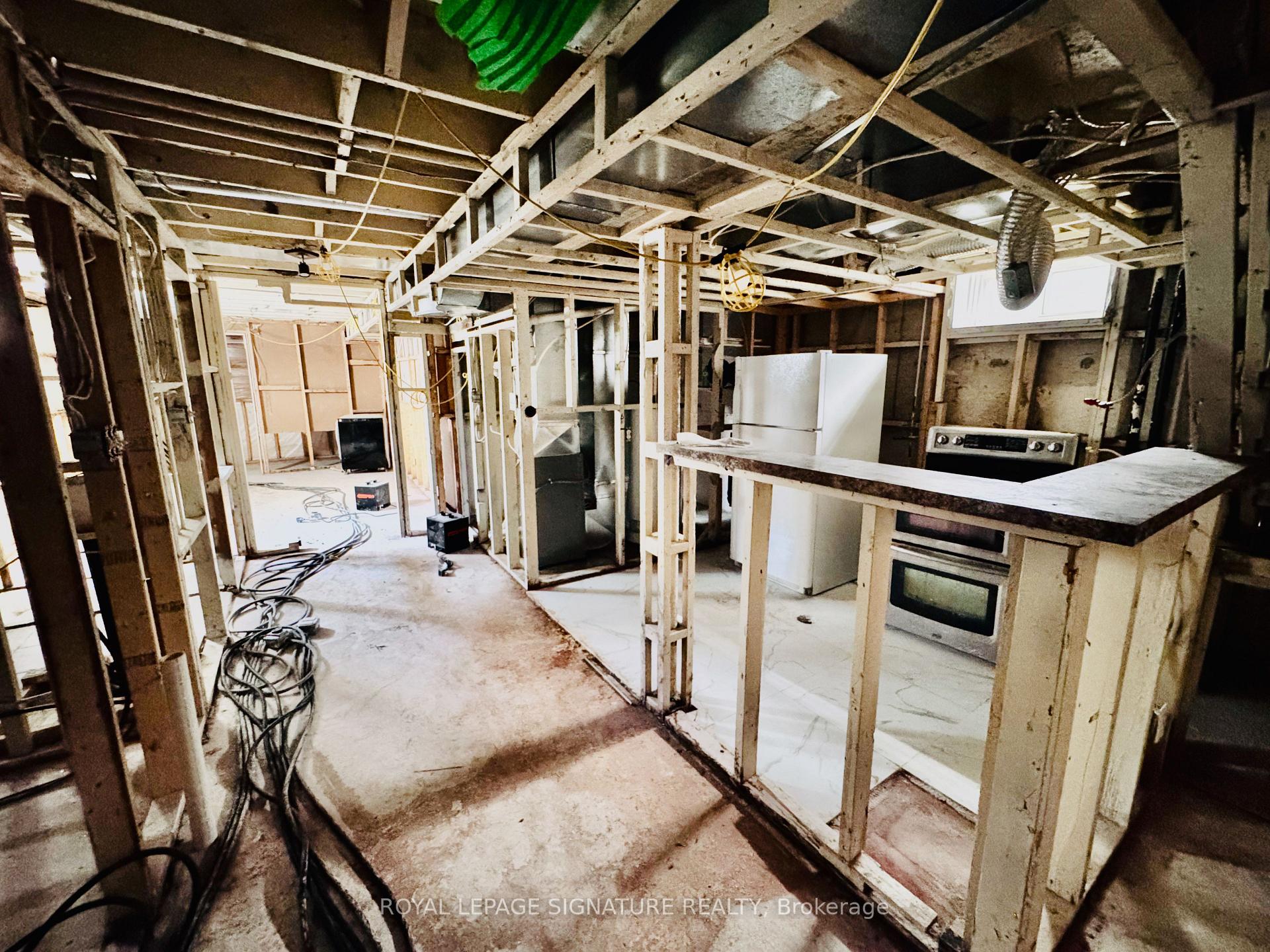 Photo 30 of 228 Martindale Crescent, Brampton, Bram West — HOMEH