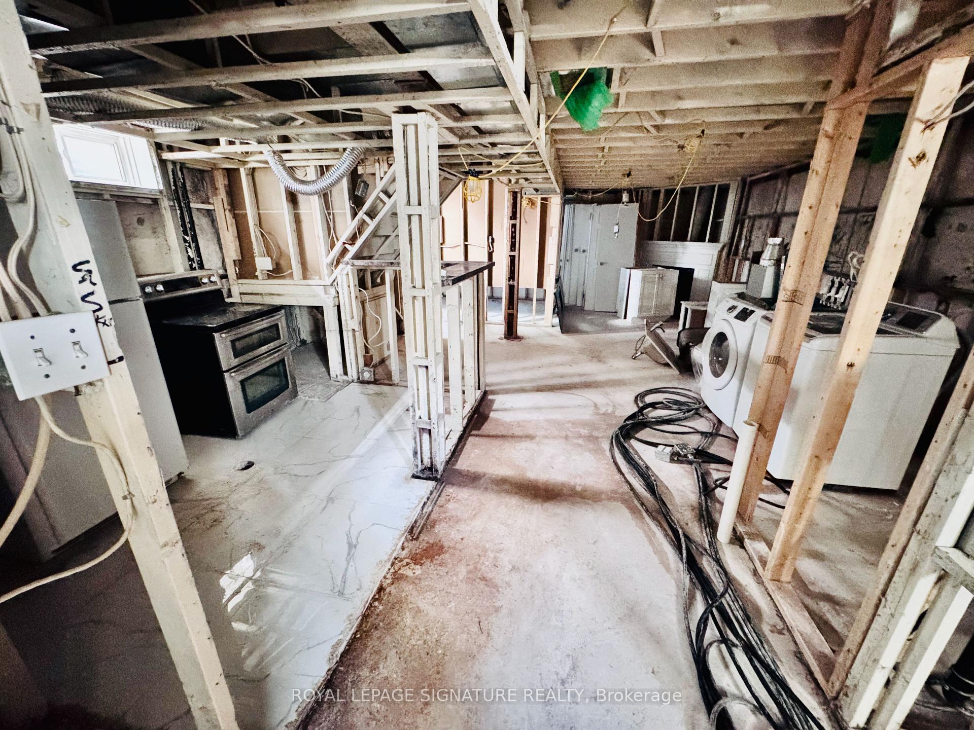 Photo 36 of 228 Martindale Crescent, Brampton, Bram West — HOMEH