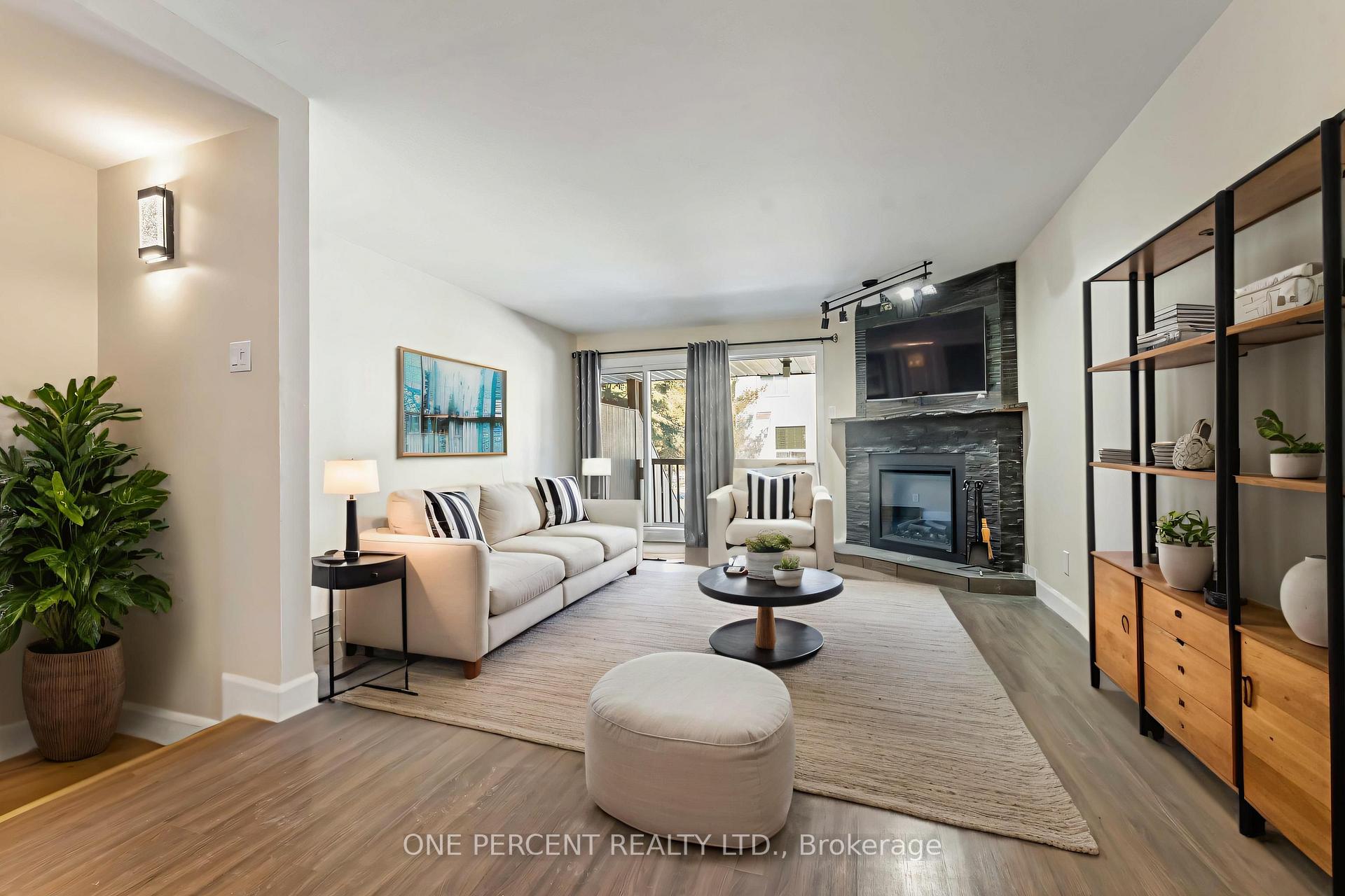Photo 5 of Unit A, 6643 Bilberry Drive, Ottawa, Convent Glen North — HOMEH