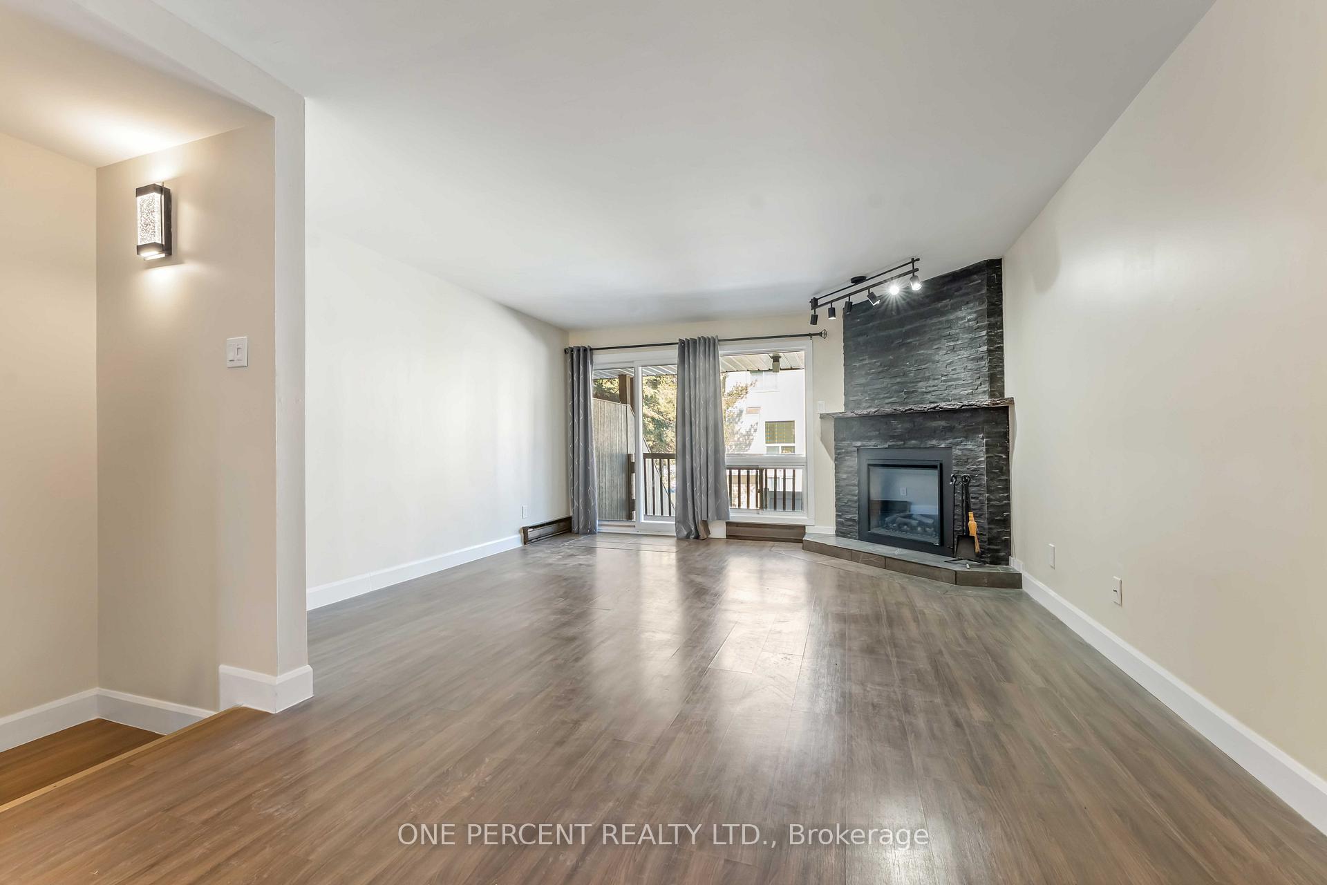 Photo 6 of Unit A, 6643 Bilberry Drive, Ottawa, Convent Glen North — HOMEH