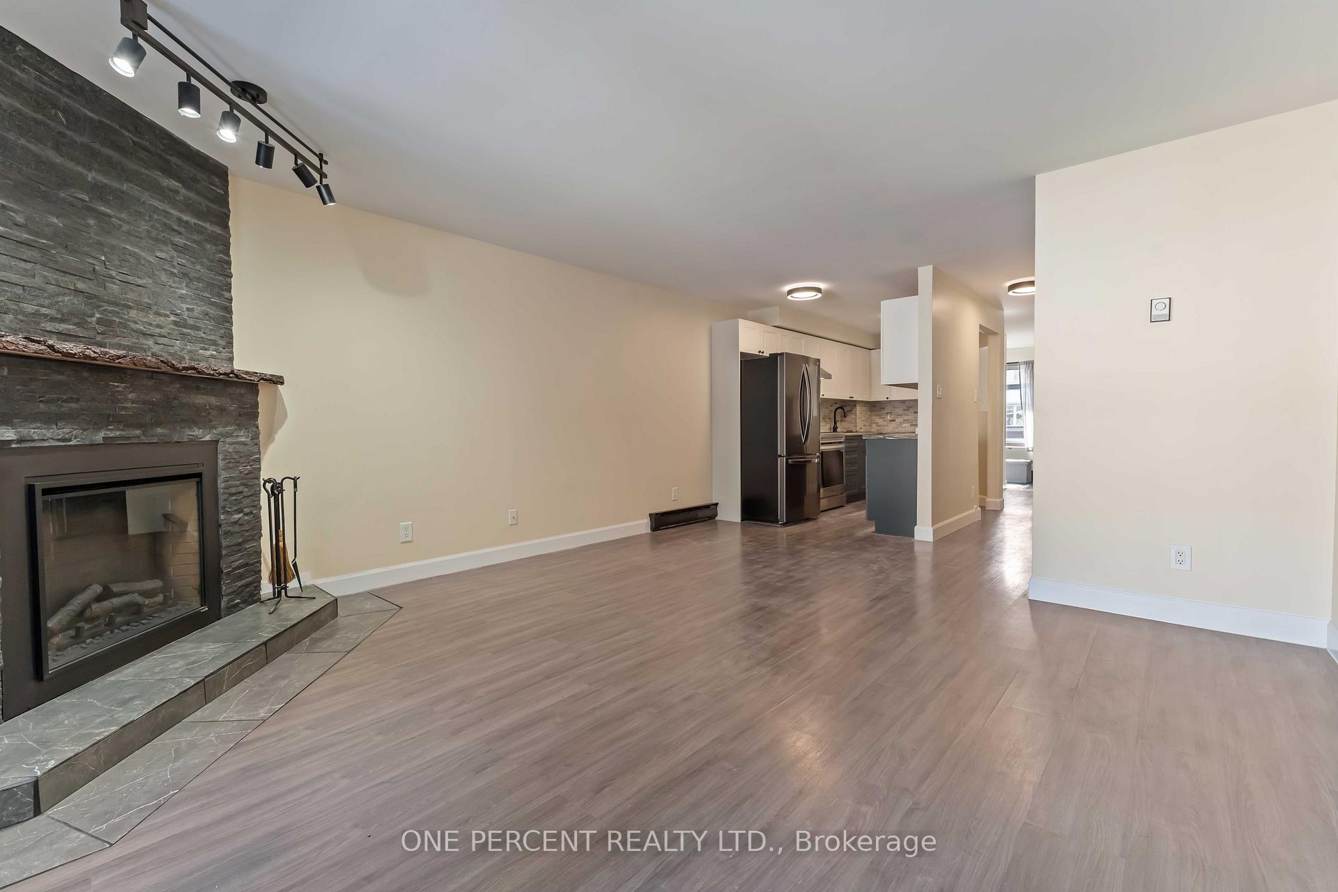 Photo 7 of Unit A, 6643 Bilberry Drive, Ottawa, Convent Glen North — HOMEH
