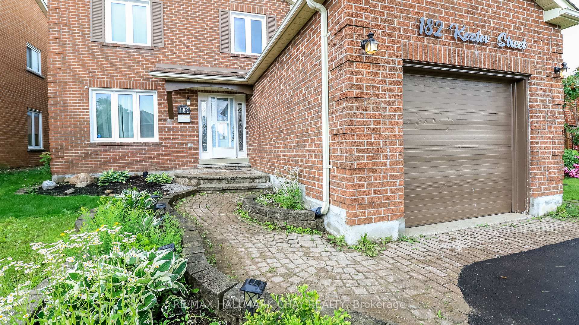 Photo 6 of 182 Kozlov Street, Barrie, West Bayfield — HOMEH