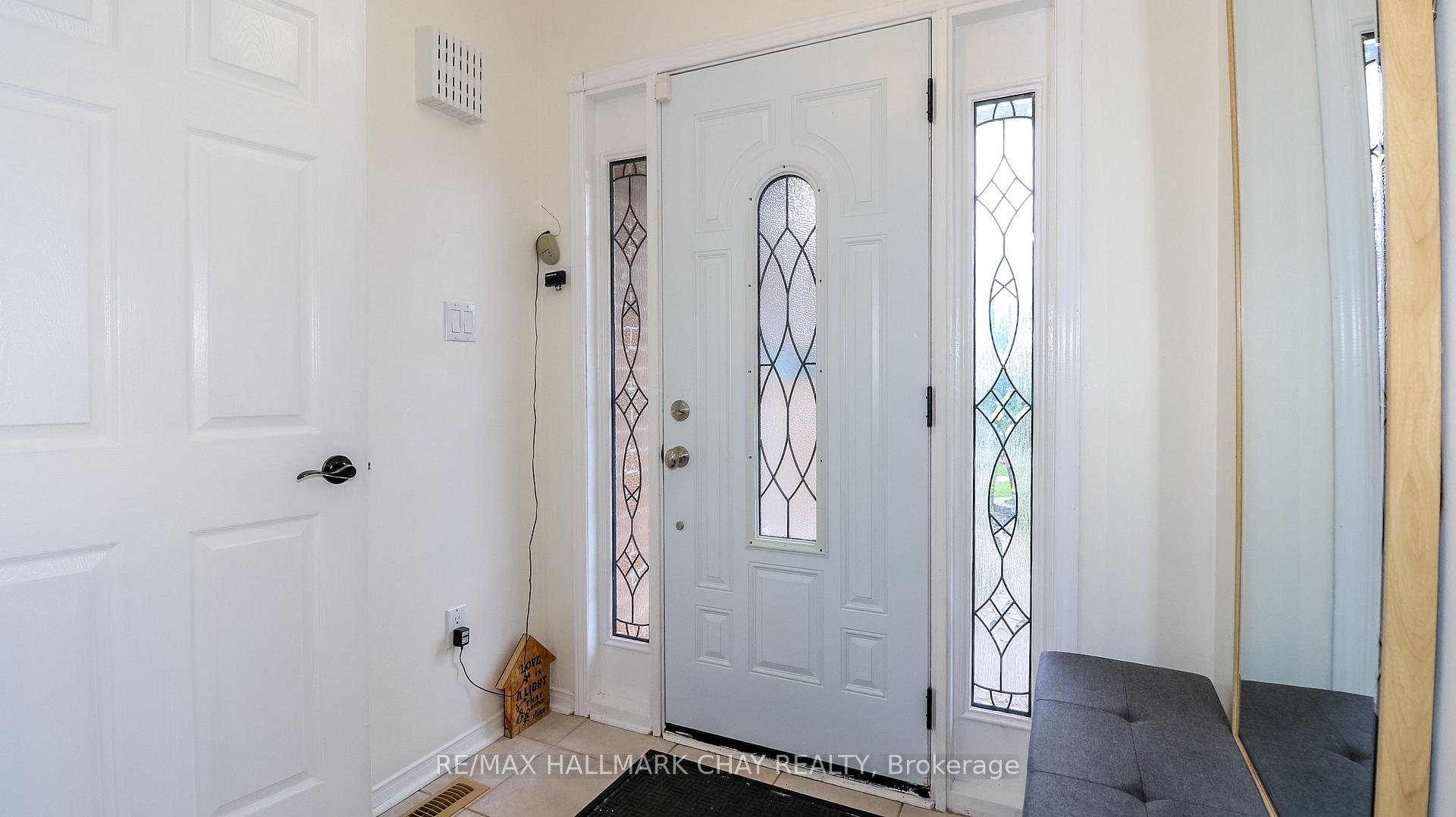 Photo 8 of 182 Kozlov Street, Barrie, West Bayfield — HOMEH
