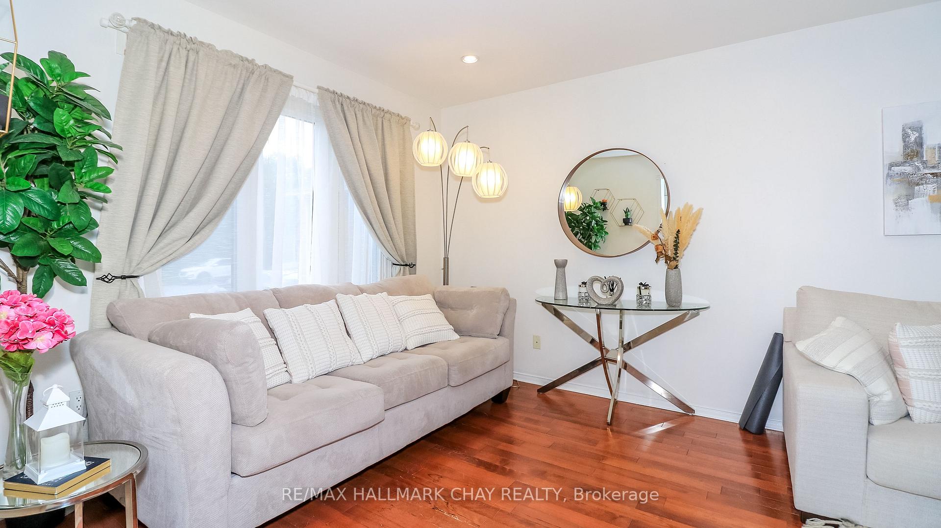 Photo 10 of 182 Kozlov Street, Barrie, West Bayfield — HOMEH