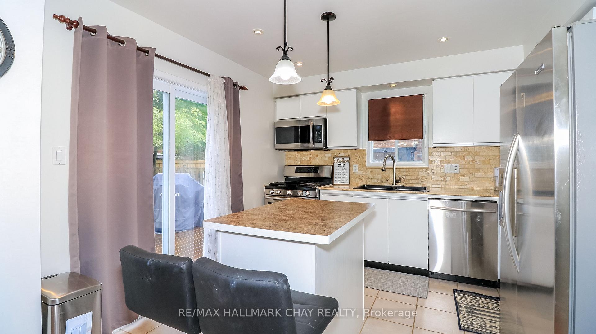 Photo 15 of 182 Kozlov Street, Barrie, West Bayfield — HOMEH
