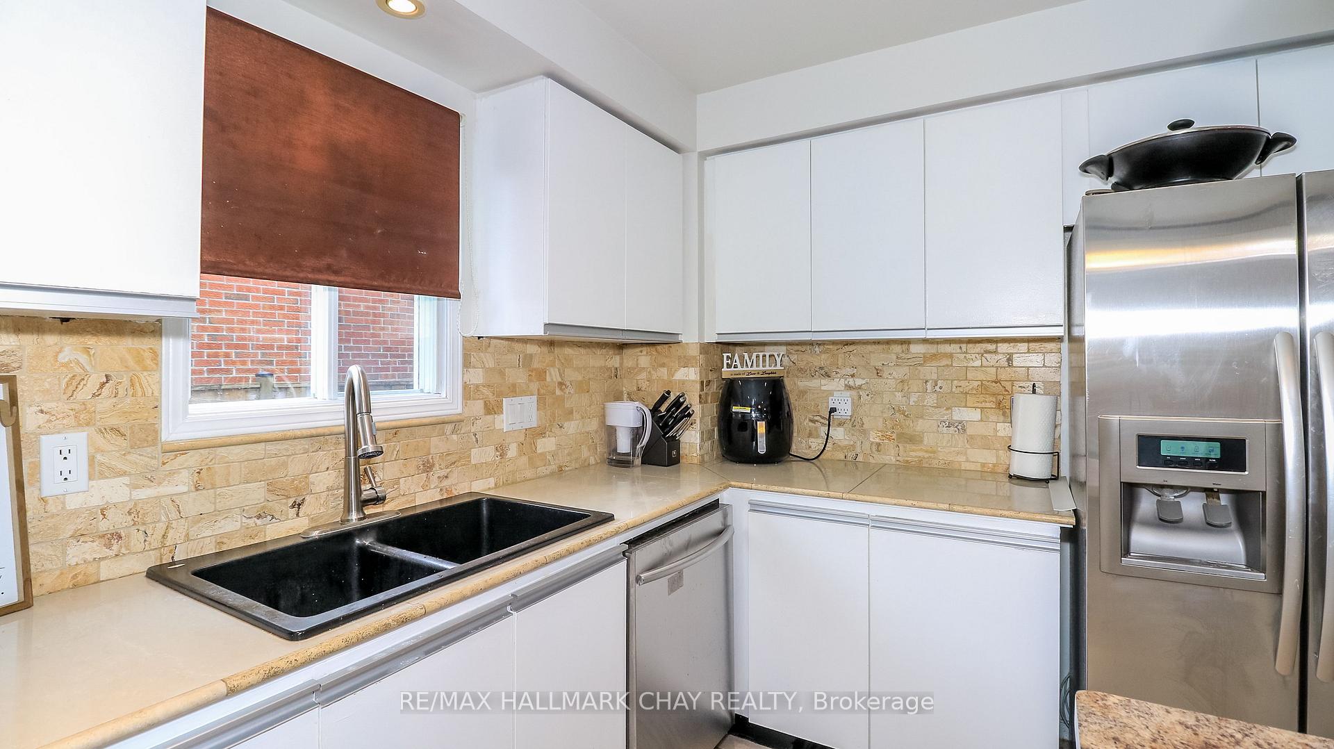 Photo 17 of 182 Kozlov Street, Barrie, West Bayfield — HOMEH