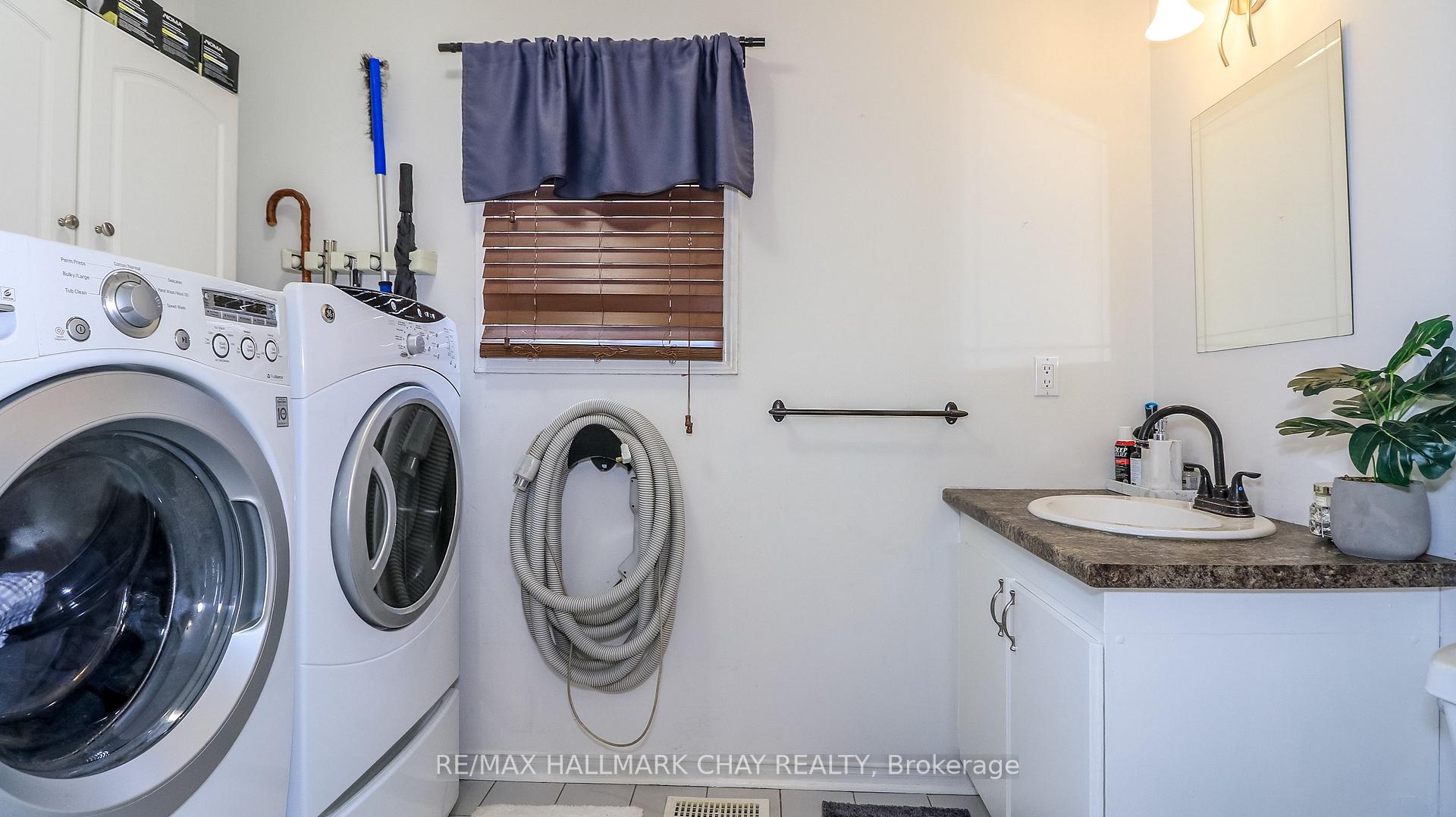 Photo 20 of 182 Kozlov Street, Barrie, West Bayfield — HOMEH