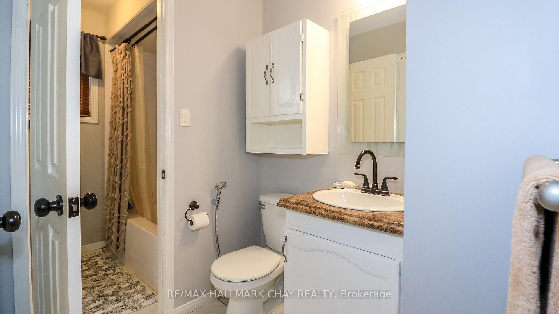 Photo 22 of 182 Kozlov Street, Barrie, West Bayfield — HOMEH