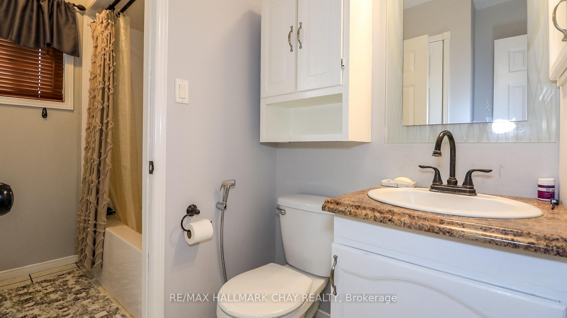 Photo 23 of 182 Kozlov Street, Barrie, West Bayfield — HOMEH